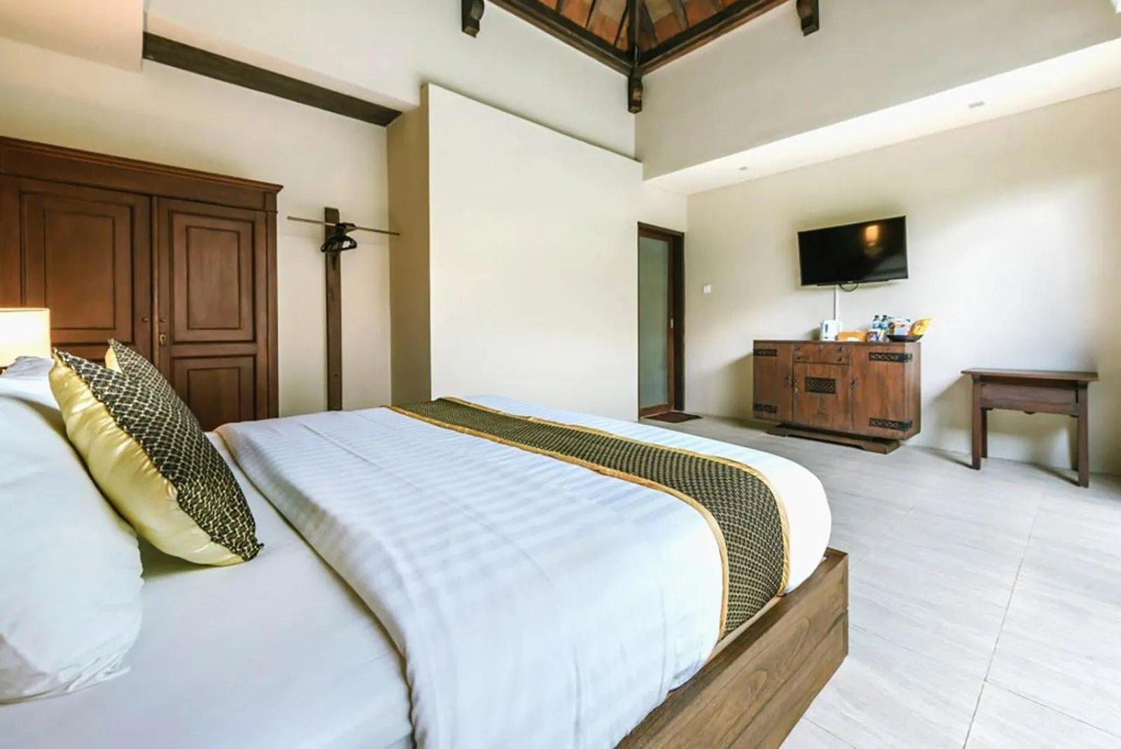 Bed in ME Villas Echo Beach Canggu