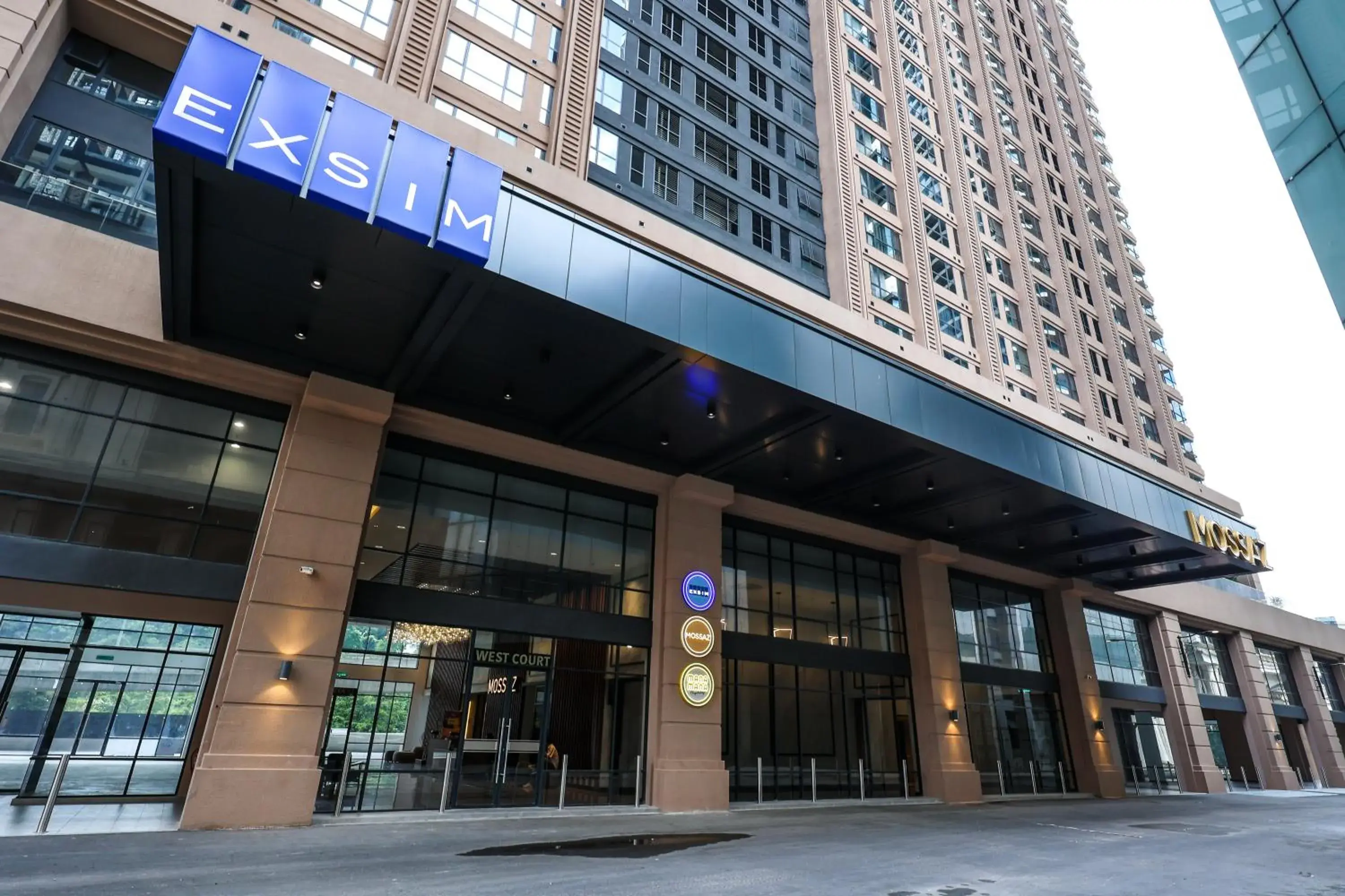 Property building in Mossaz Suites by MyKey Property building in Mossaz Suites by MyKey