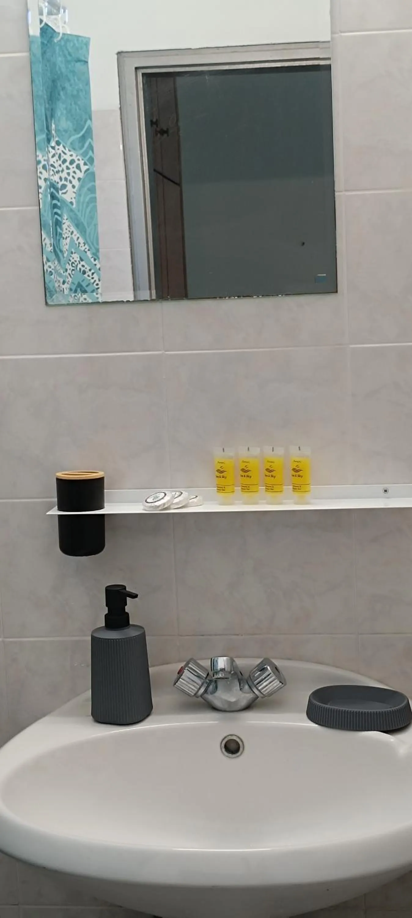 Bathroom in Pyrgos Hotel Apartments