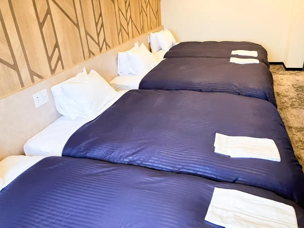 Photo of the whole room, Bed in HOTEL LiVEMAX BUDGET Kobe Photo of the whole room, Bed in HOTEL LiVEMAX BUDGET Kobe