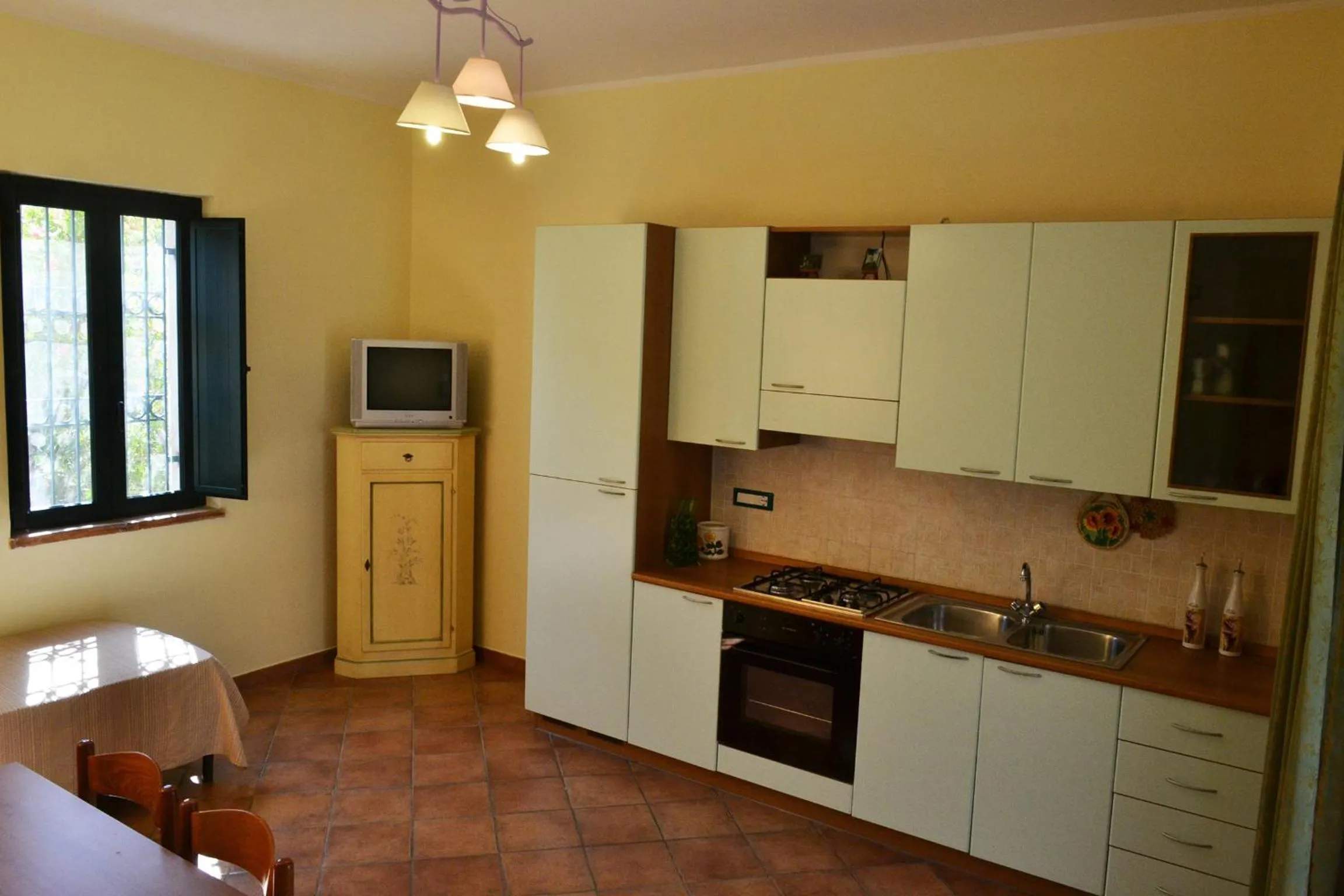 Kitchen or kitchenette in Agriturismo Frangivento