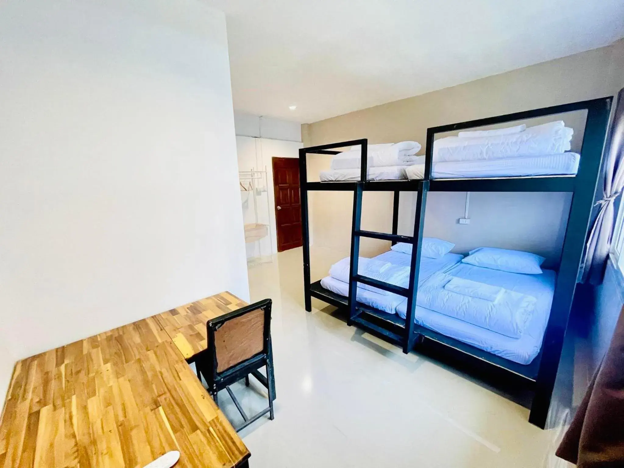 Bedroom, Bed in Lamoon 90s Bedroom, Bed in Lamoon 90s