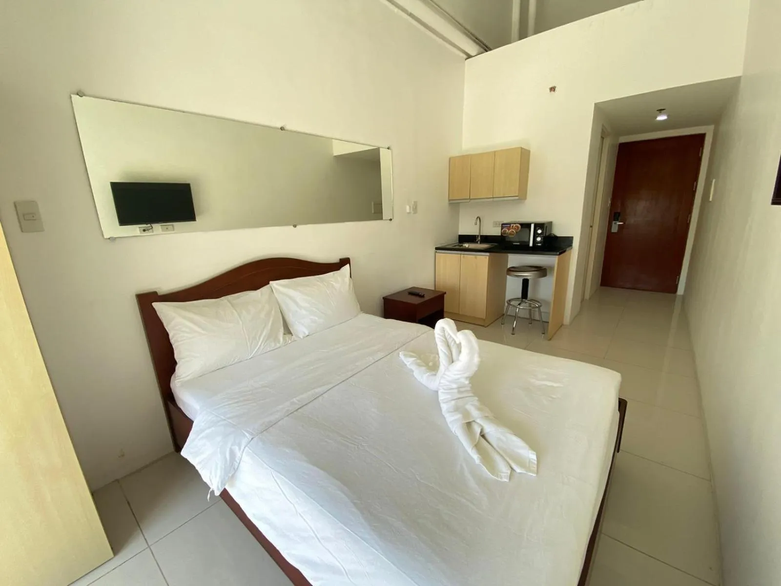 Photo of the whole room, Bed in Dian SUITES 1