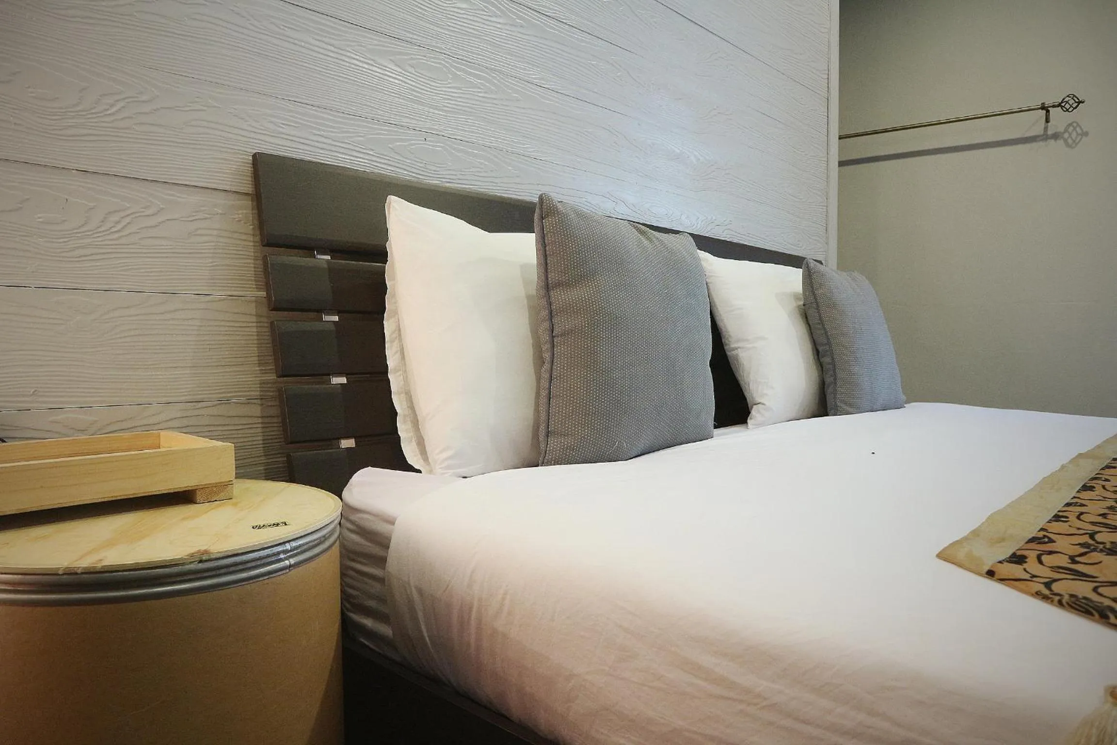 Bed in Marina hut guest house