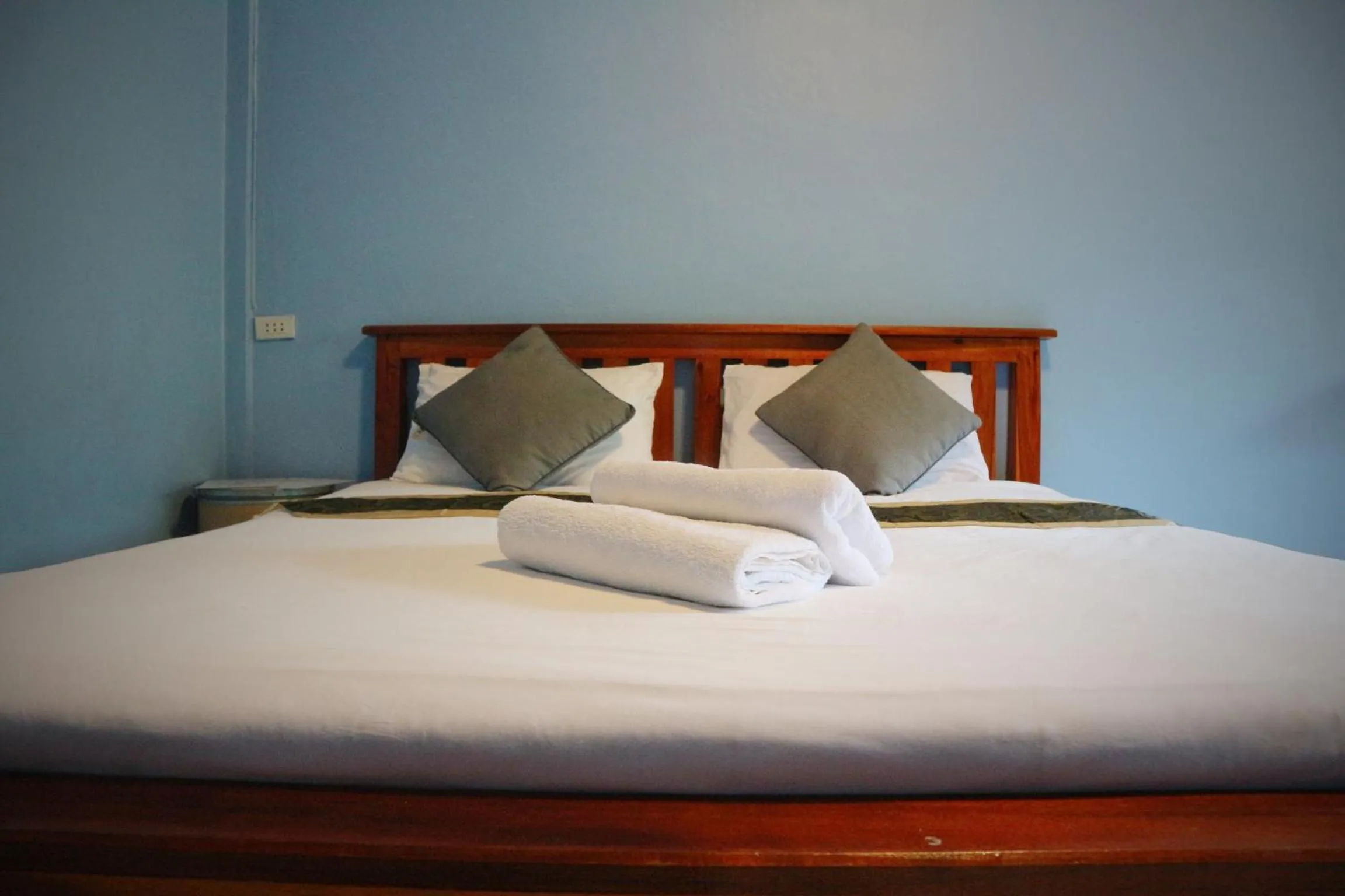 Bed in Marina hut guest house