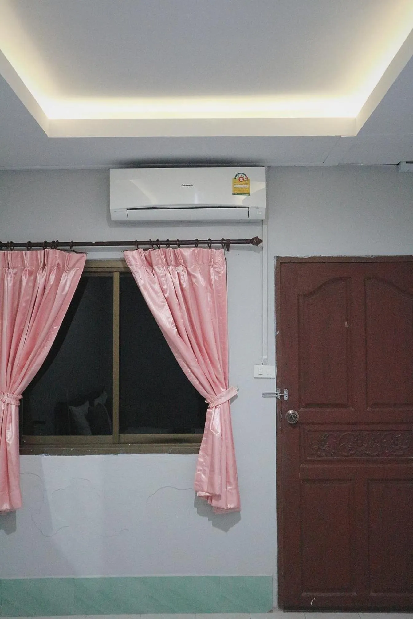 Marina hut guest house