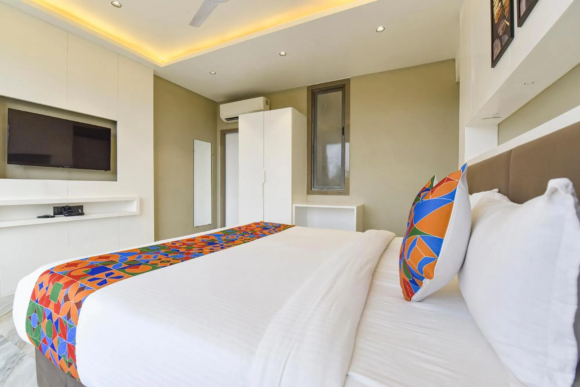 Bed in FabHotel Prime The Grey Circle