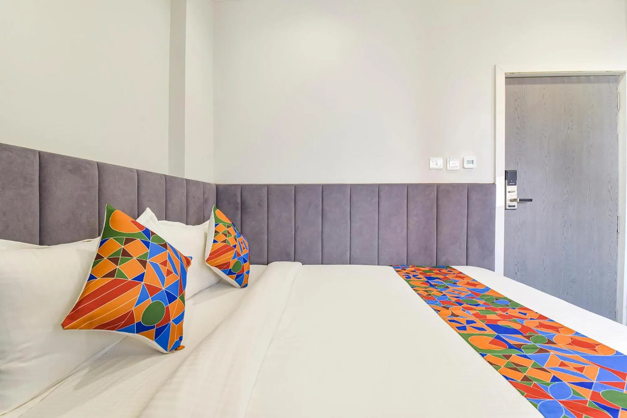 Bed in FabHotel Prime The Grey Circle