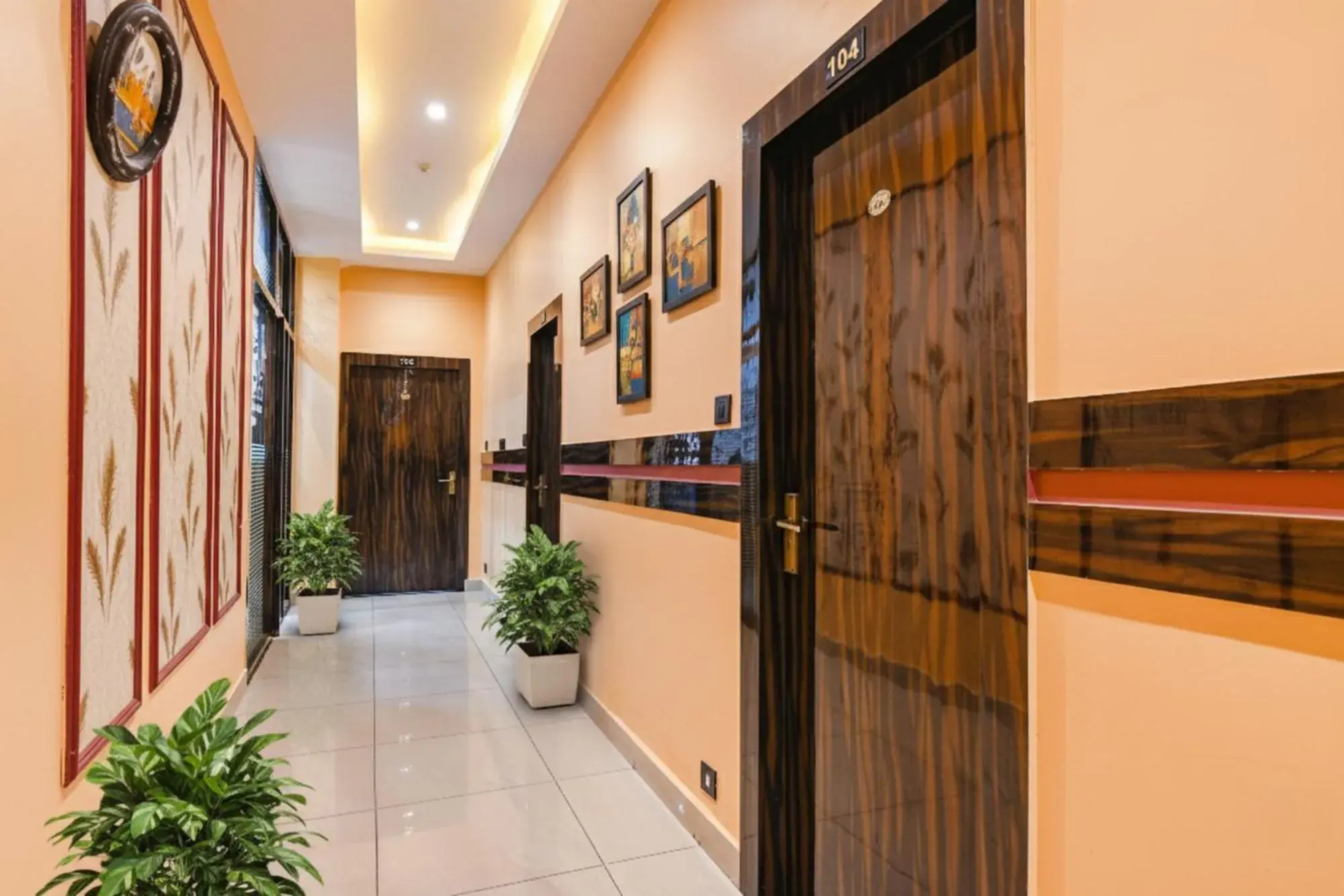 Lobby or reception in FabHotel Royal Park Inn - Nr Eden Garden Stadium Lobby or reception in FabHotel Royal Park Inn - Nr Eden Garden Stadium