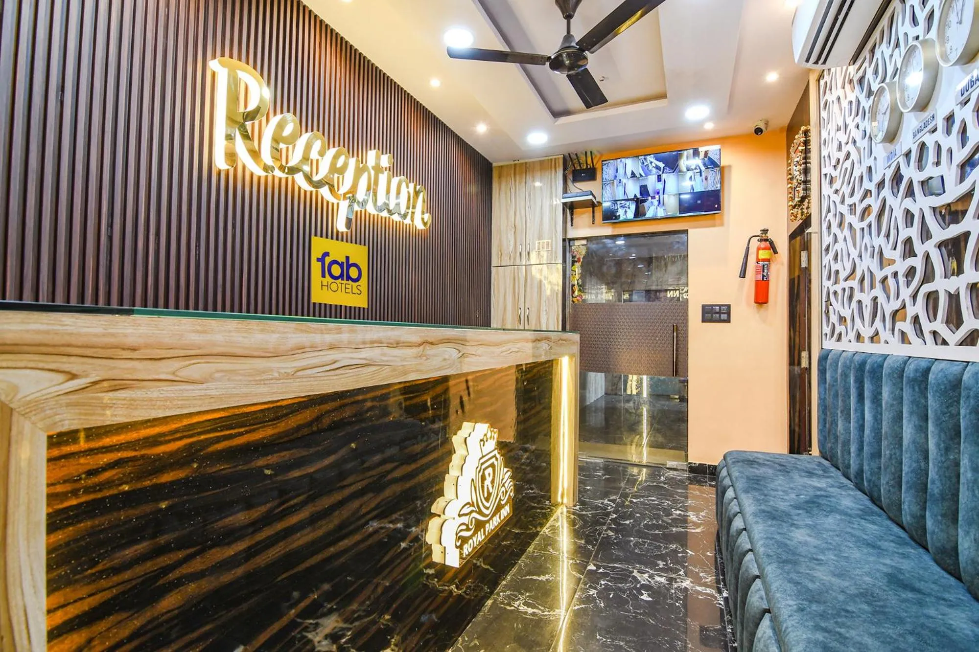 Lobby or reception in FabHotel Royal Park Inn - Nr Eden Garden Stadium