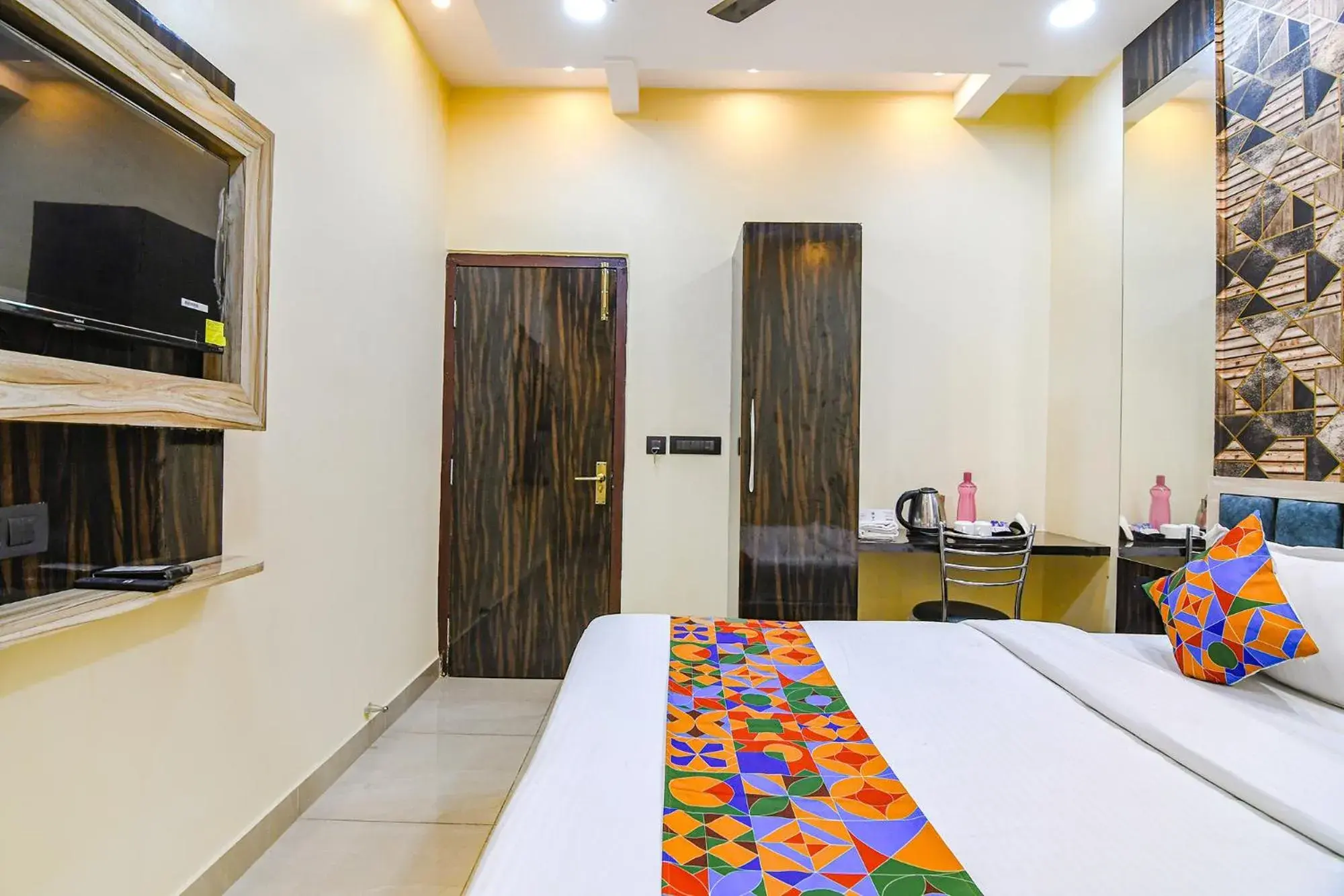 Bed in FabHotel Royal Park Inn - Nr Eden Garden Stadium Bed in FabHotel Royal Park Inn - Nr Eden Garden Stadium