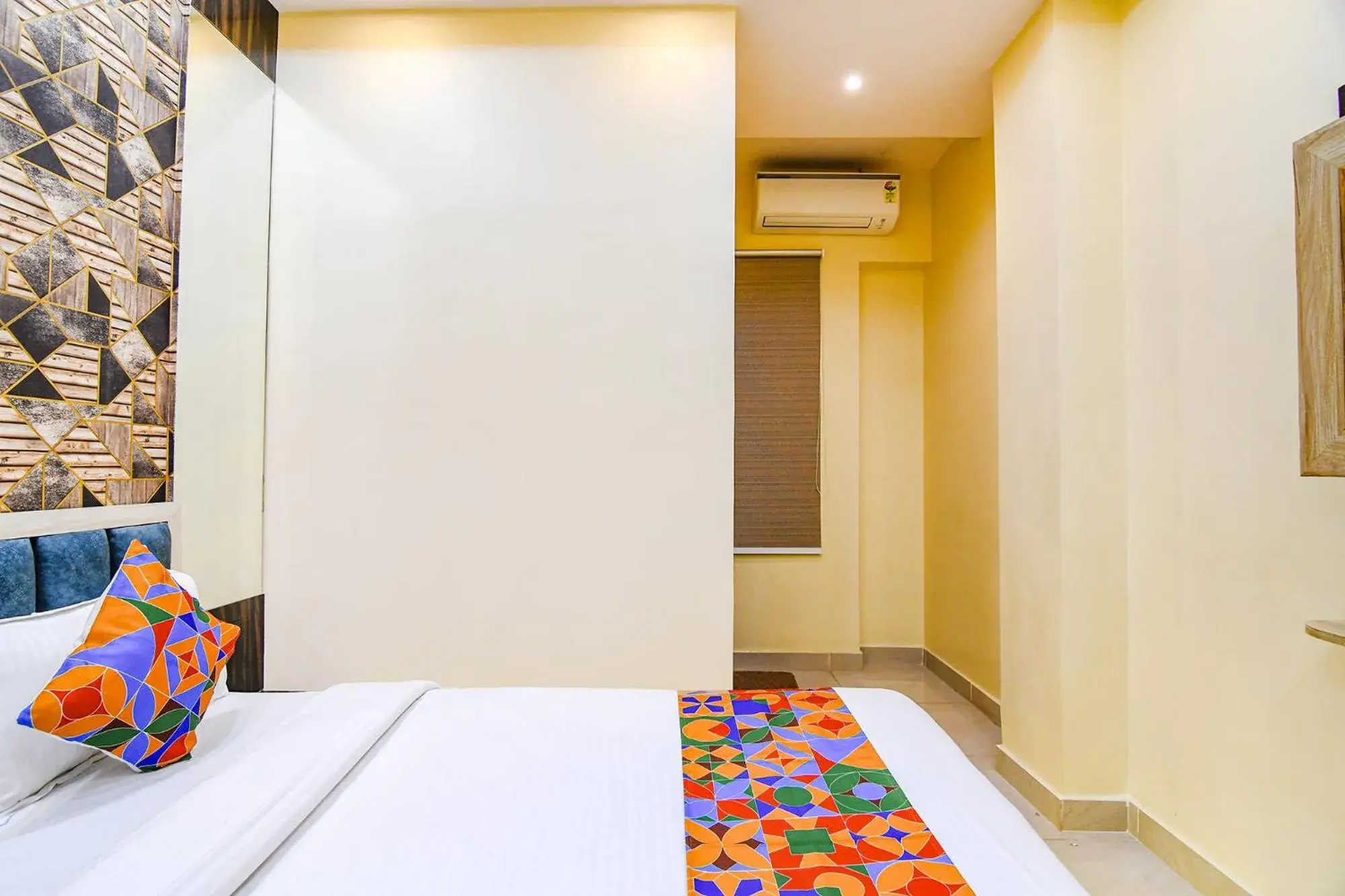 Bed in FabHotel Royal Park Inn - Nr Eden Garden Stadium Bed in FabHotel Royal Park Inn - Nr Eden Garden Stadium