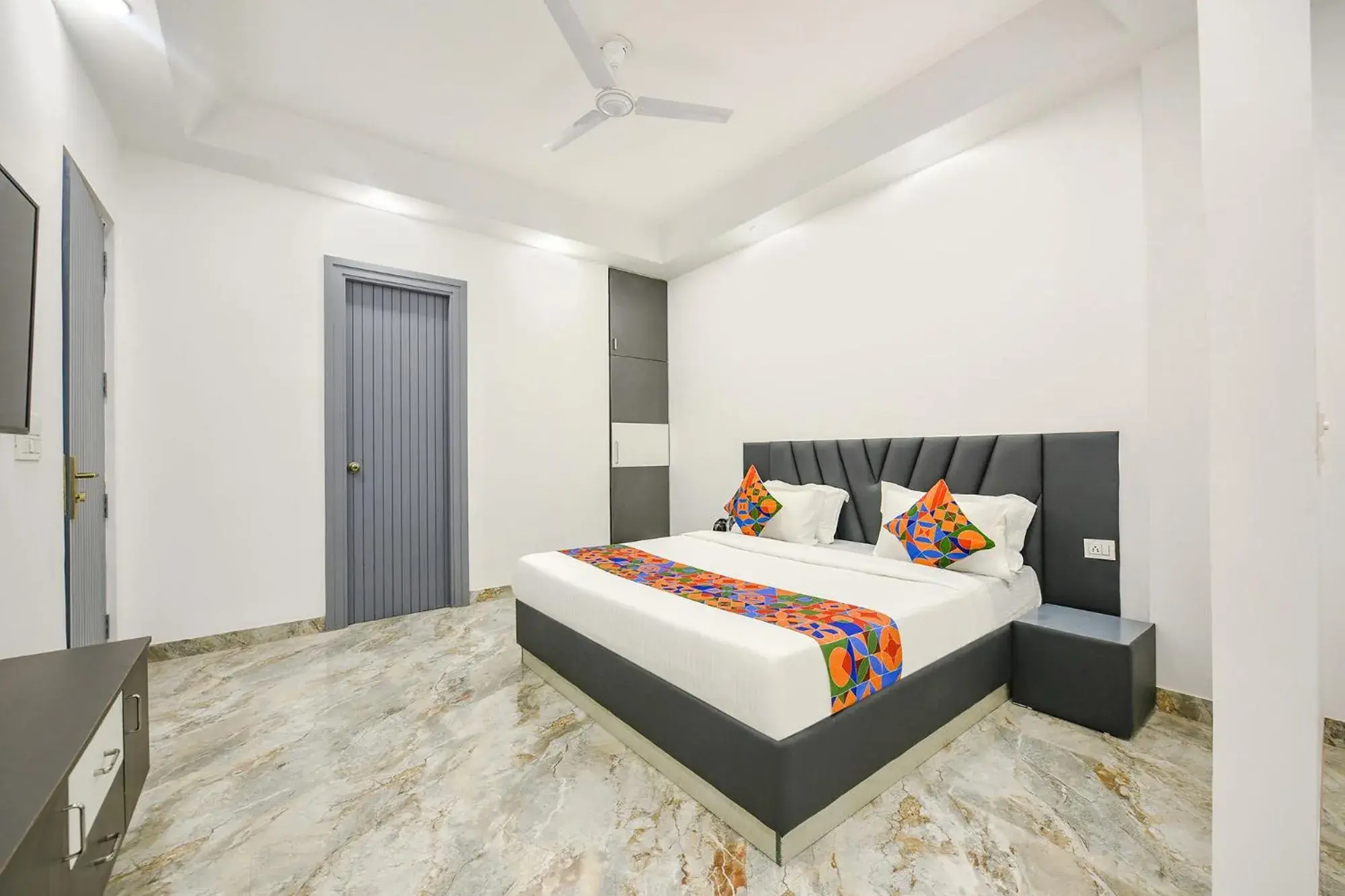 Bed in FabHotel The Premium Villa Bed in FabHotel The Premium Villa