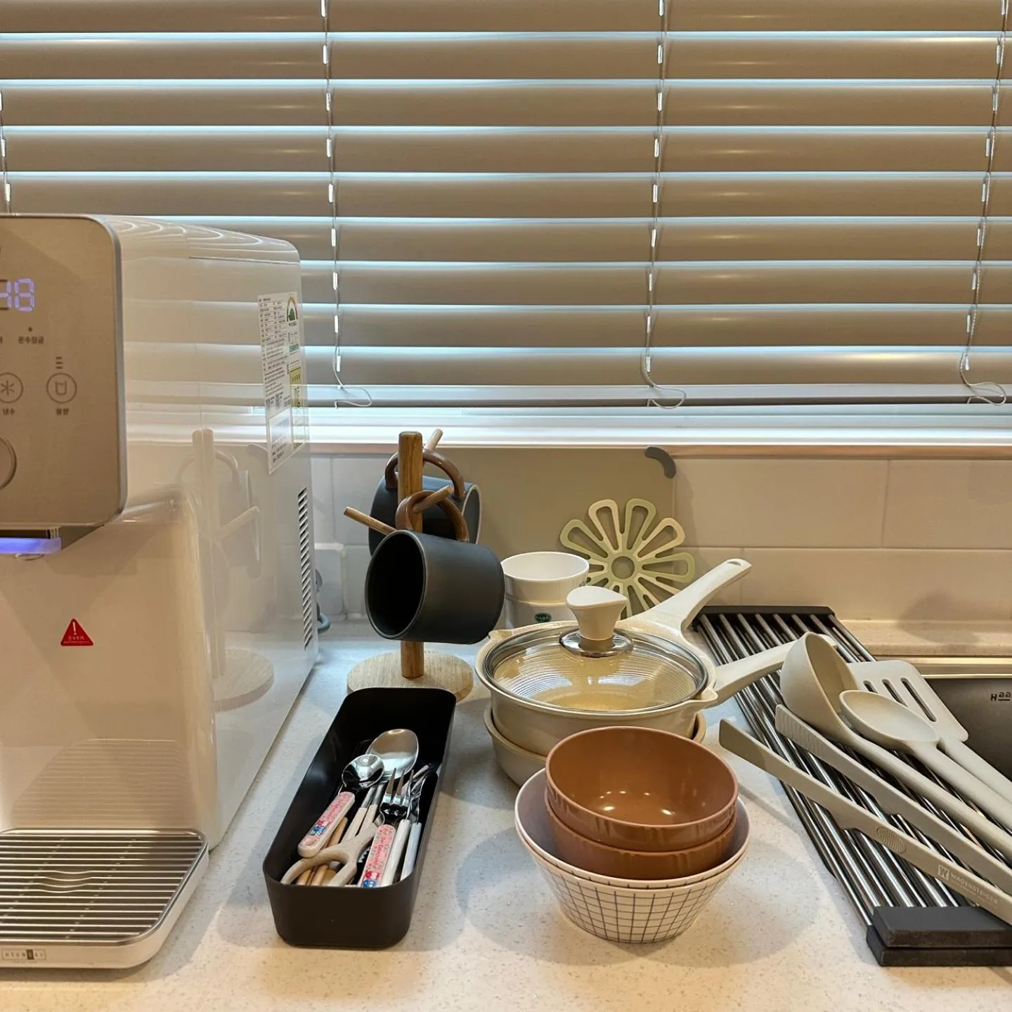 Kitchen or kitchenette in Doan Pool villa & Kids Hotel