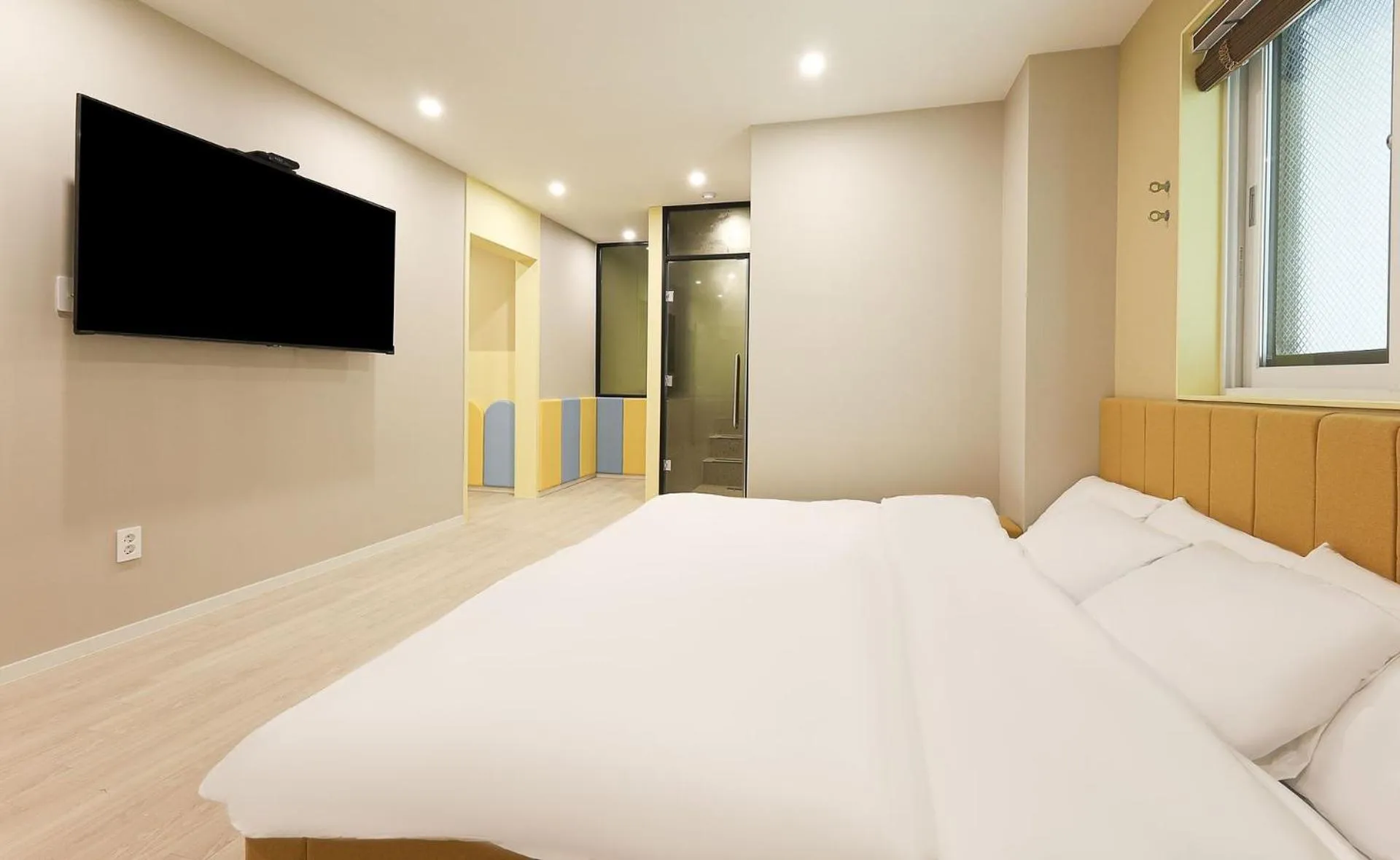 TV and multimedia, Bed in Doan Pool villa & Kids Hotel