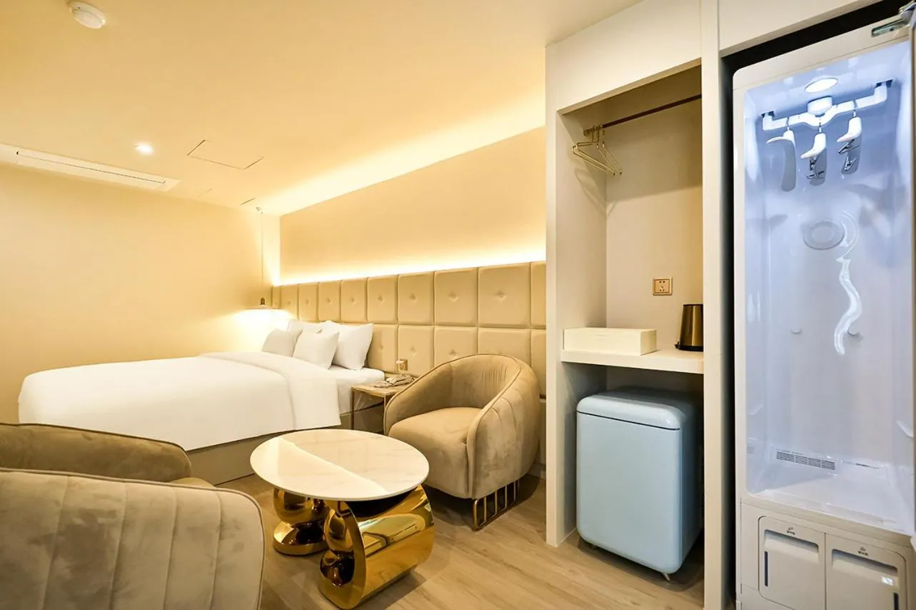 Bedroom, Bed in Denbasta Hotel Daeyeon