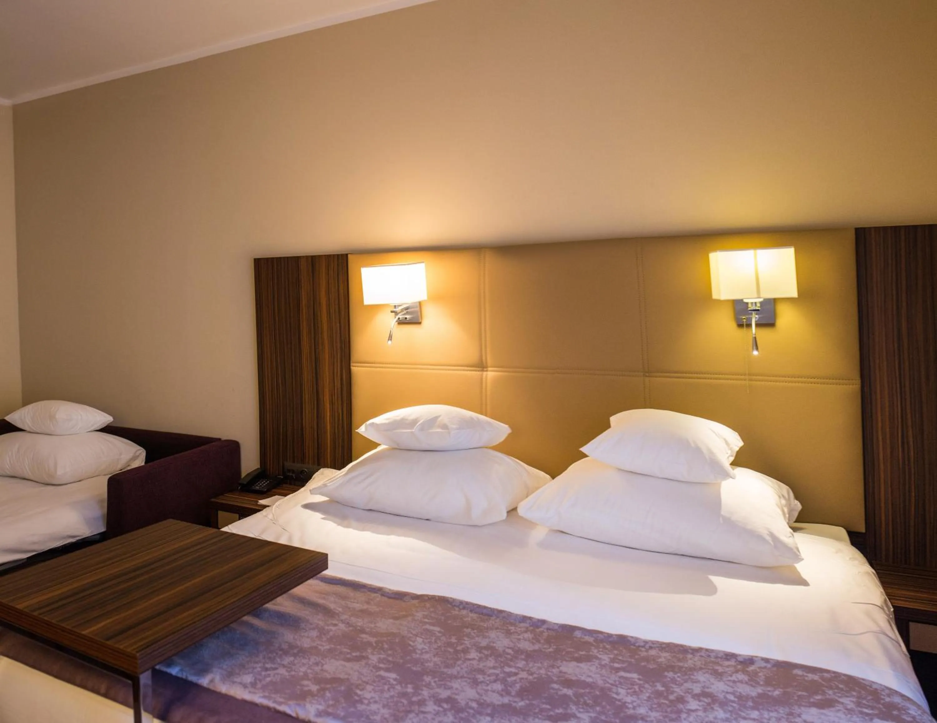 Bed in Hotel DeSilva Premium Opole