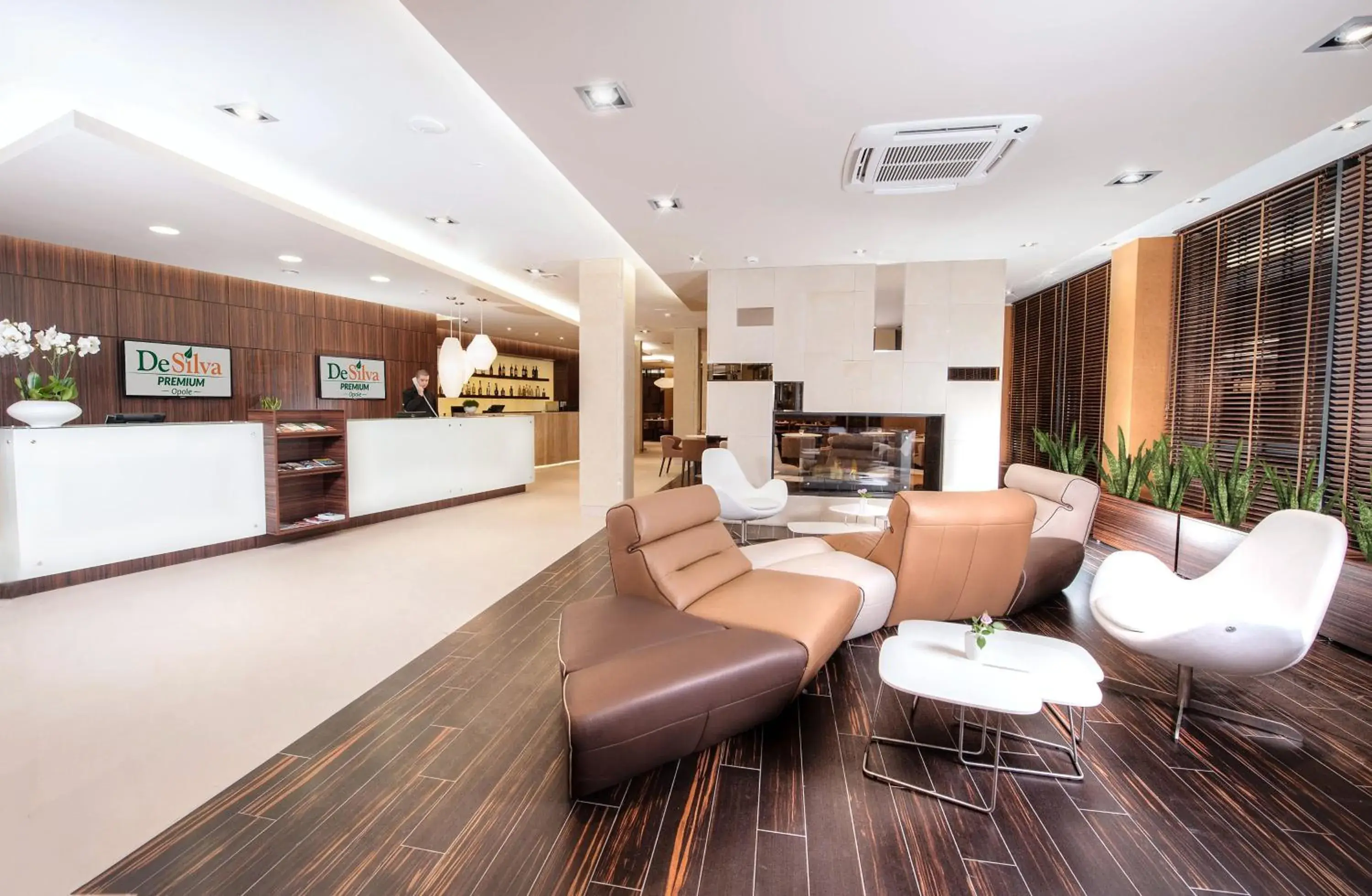 Lobby or reception in Hotel DeSilva Premium Opole Lobby or reception in Hotel DeSilva Premium Opole