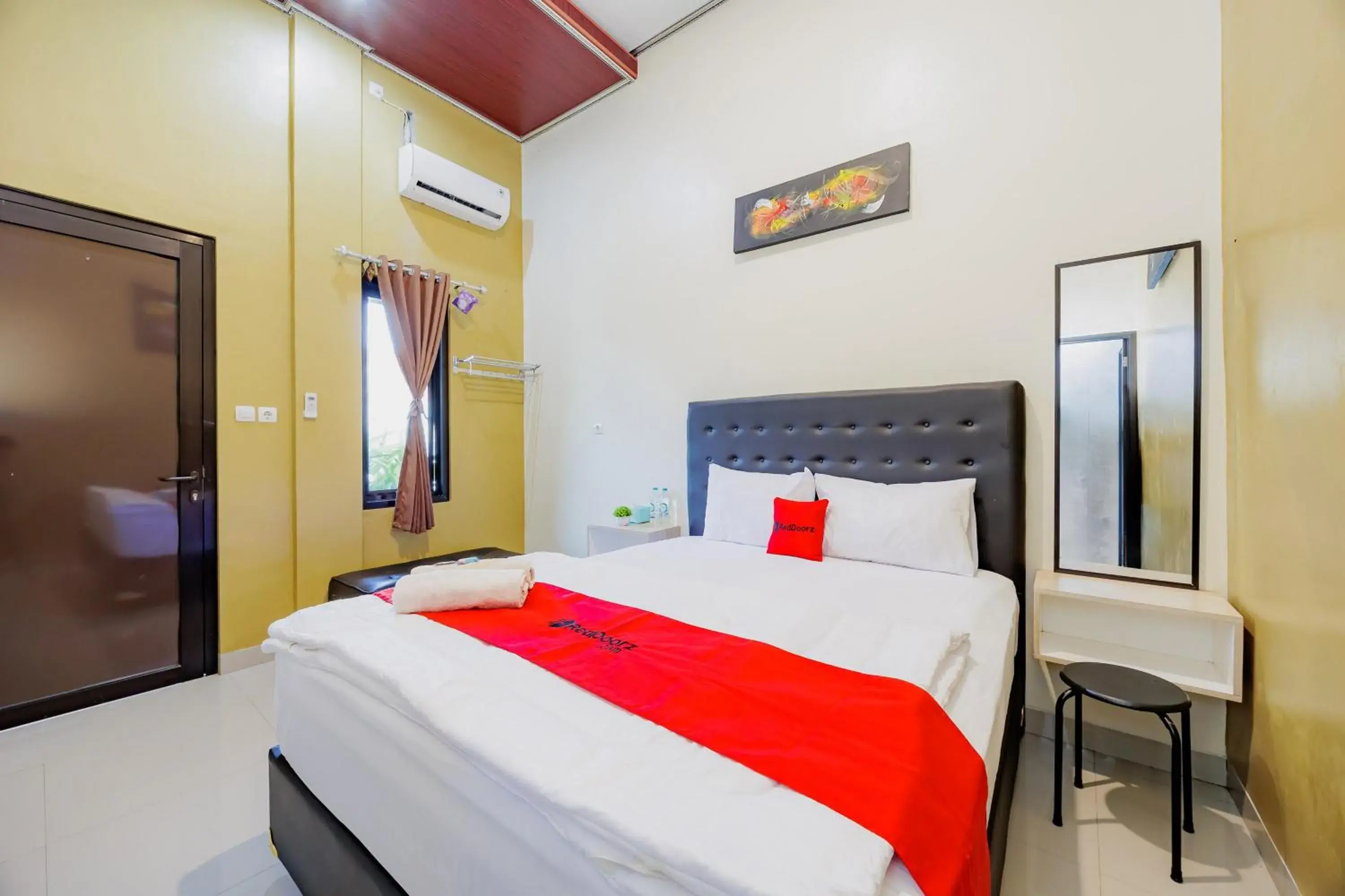 RedDoorz Near Dr Oen Solo Baru Hospital RedDoorz Near Dr Oen Solo Baru Hospital
