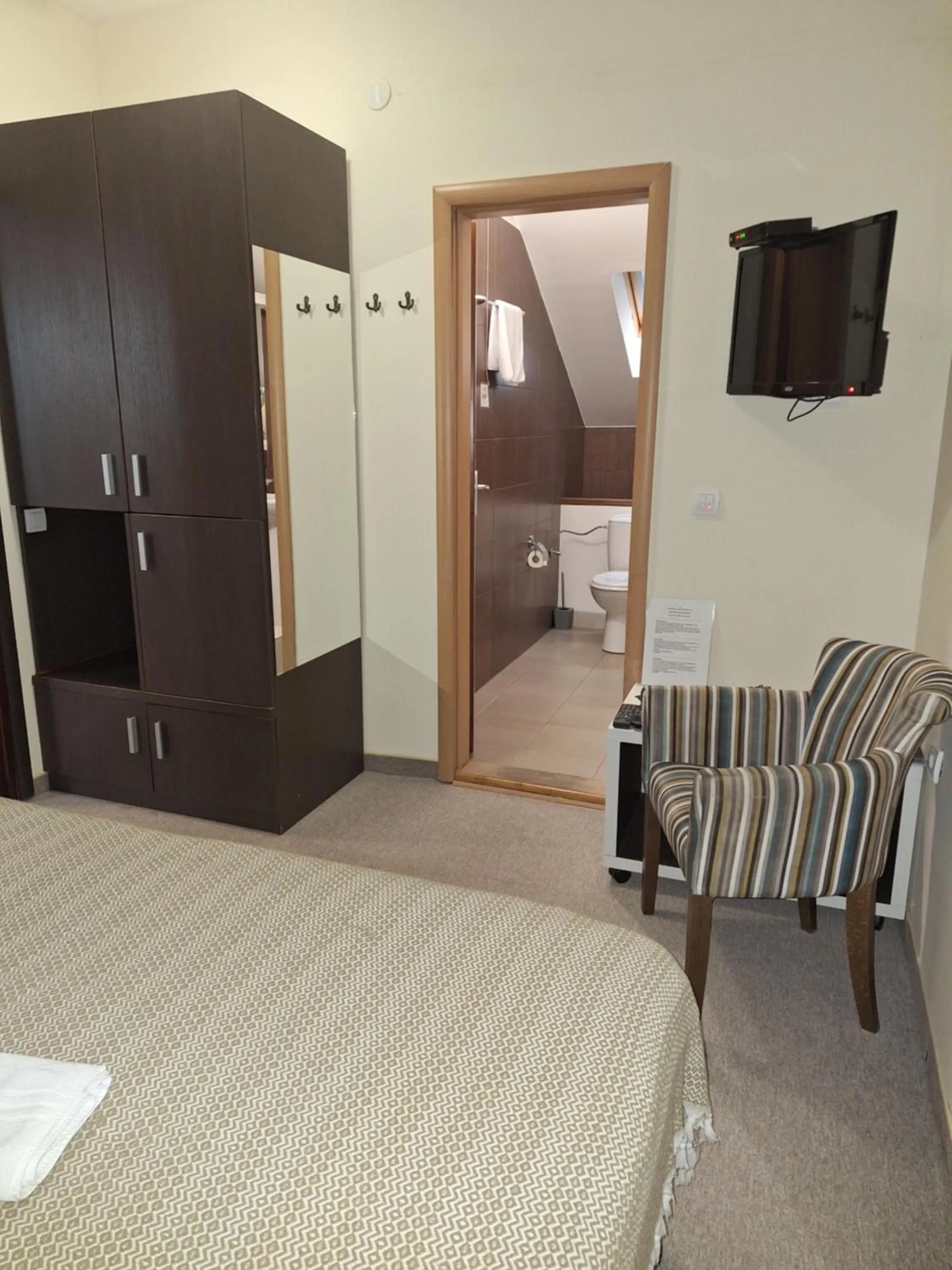 Living room, Bed in Garni Hotel Ema