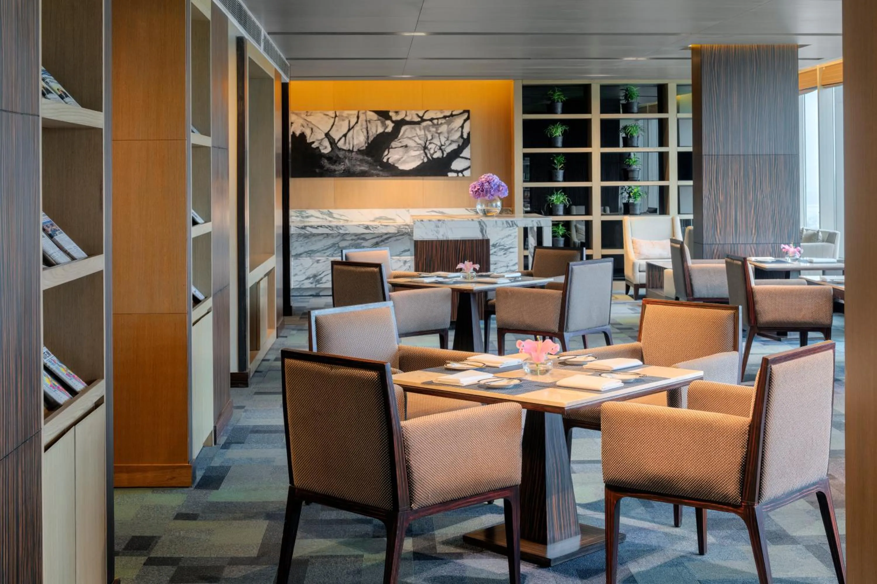 Lounge or bar in Radisson Blu Hotel Guwahati