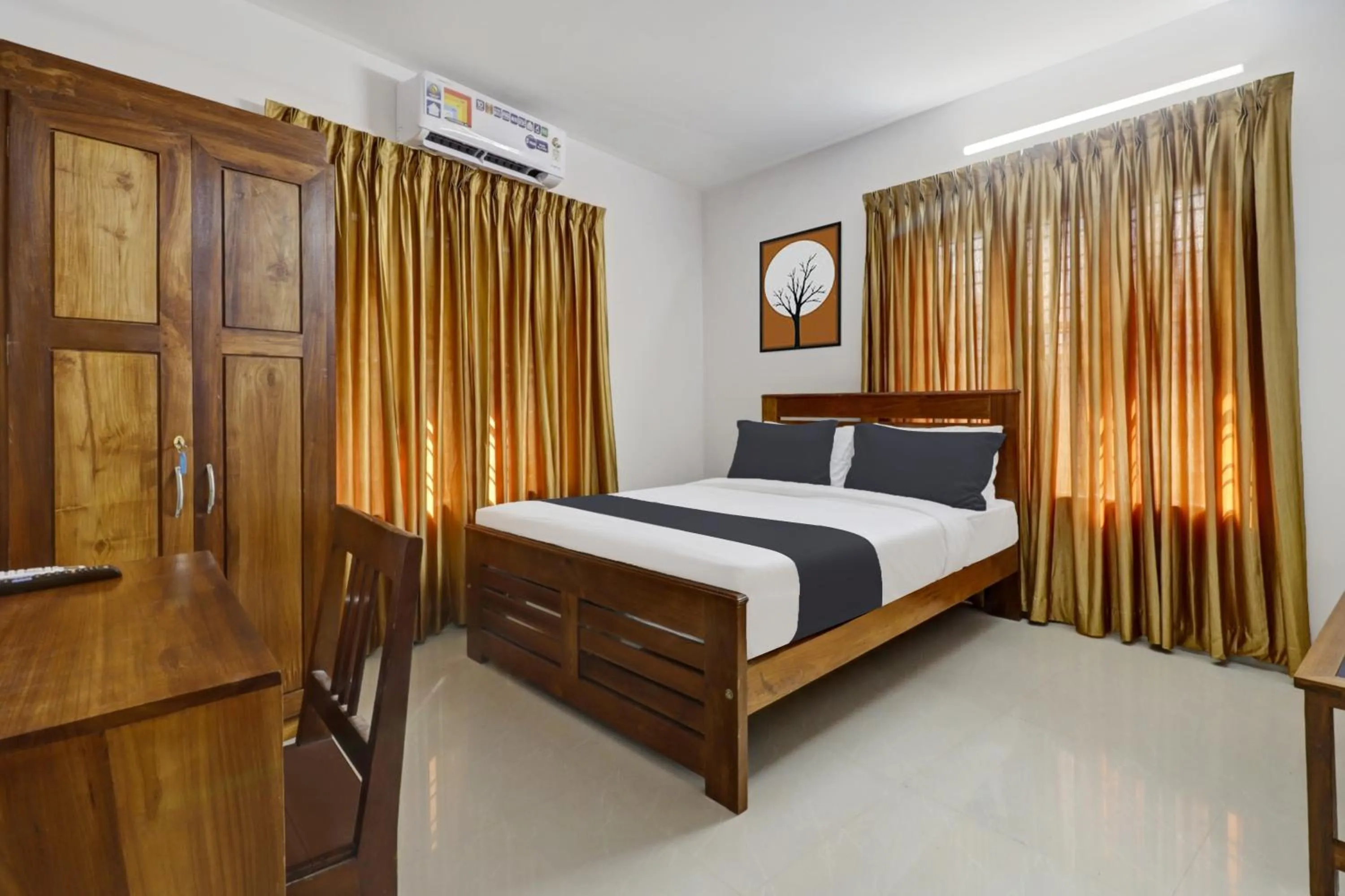 Bedroom, Bed in Super Hotel O Anayara Near Lulu Mall formerly Timber Residency
