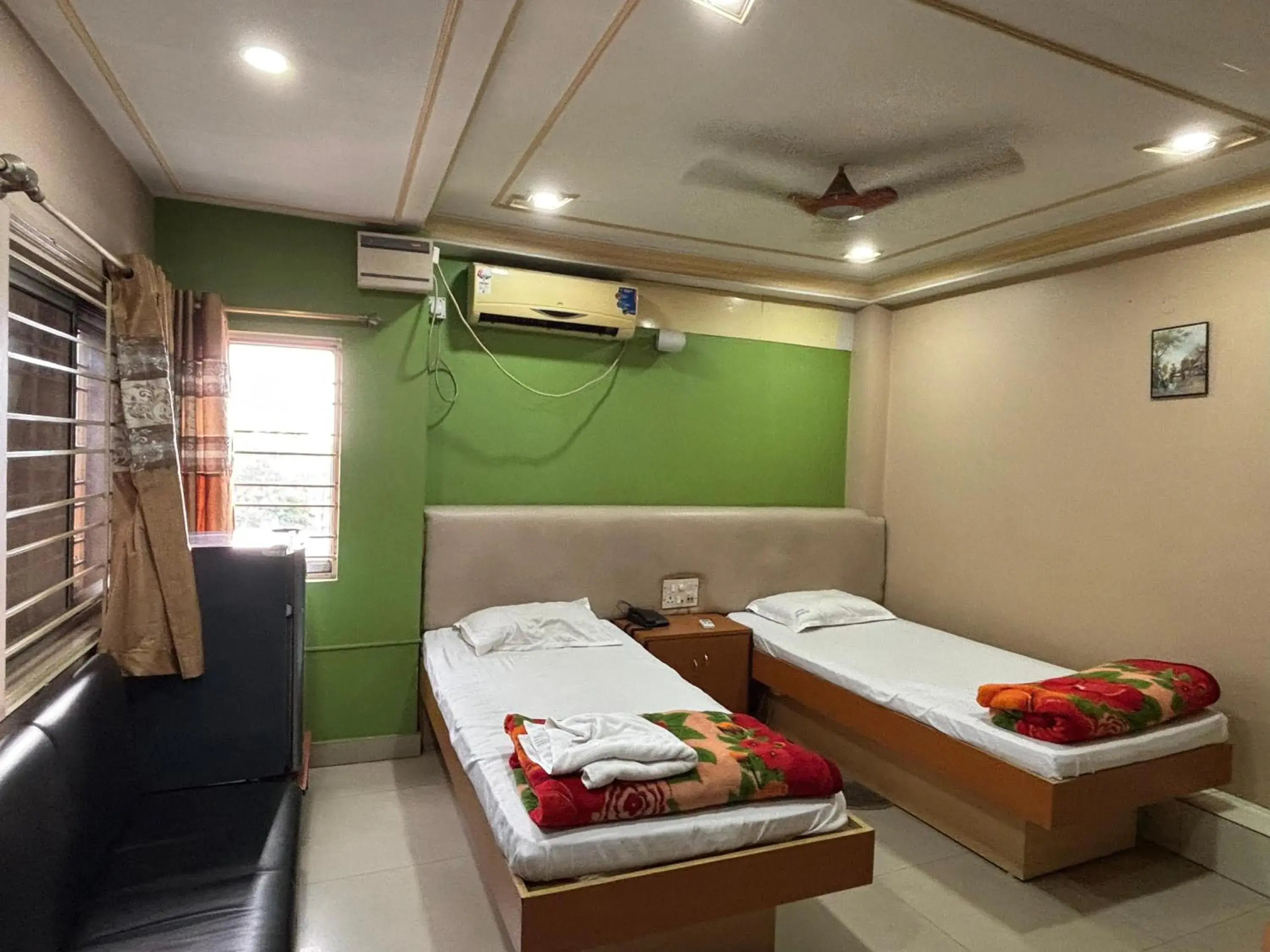 Bedroom, Bed in Starline Hotel Bedroom, Bed in Starline Hotel