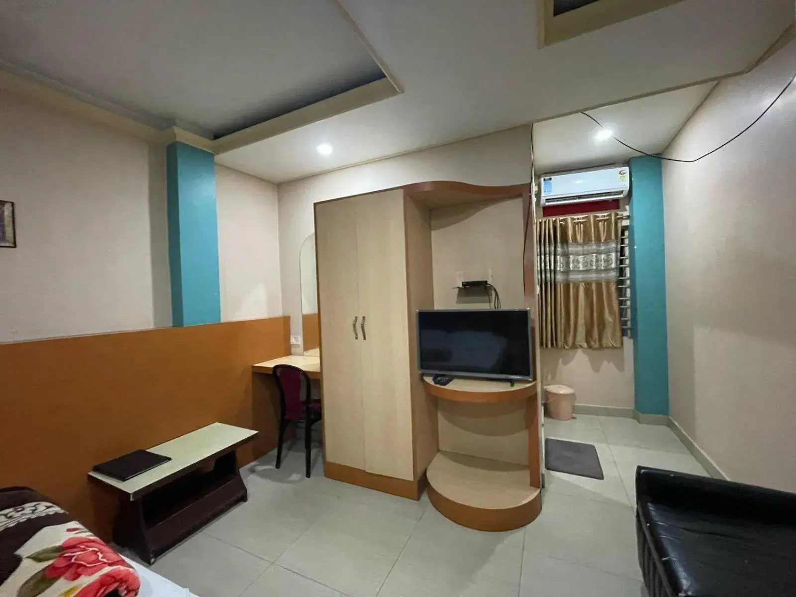 Photo of the whole room, Bed in Starline Hotel Photo of the whole room, Bed in Starline Hotel