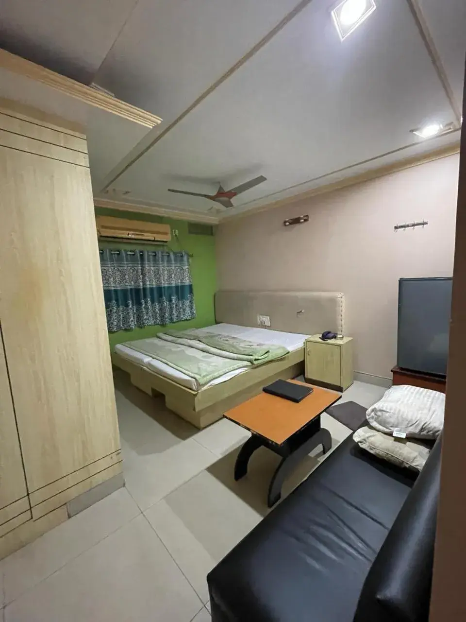 Bedroom, Bed in Starline Hotel Bedroom, Bed in Starline Hotel