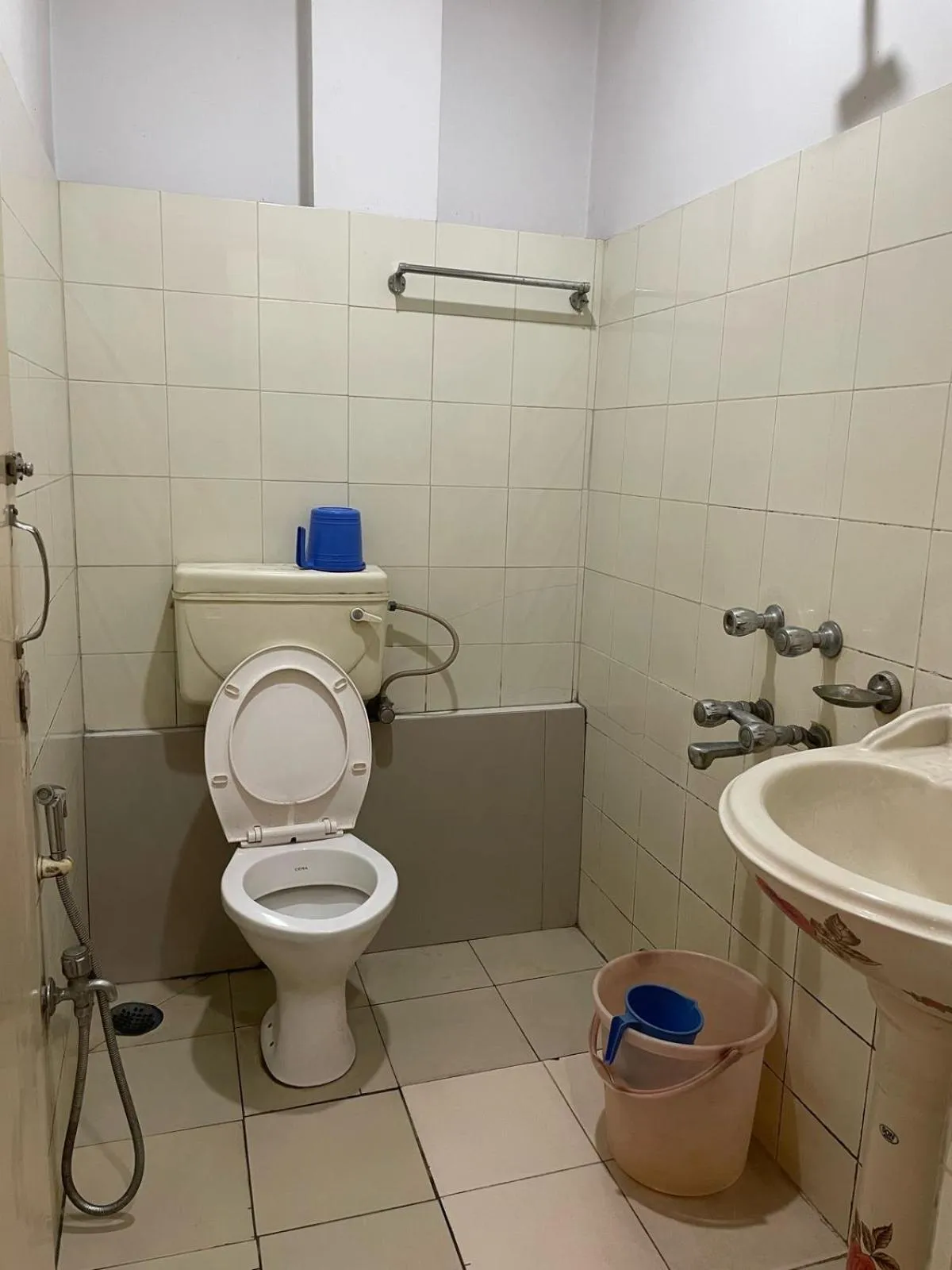 Toilet in Starline Hotel