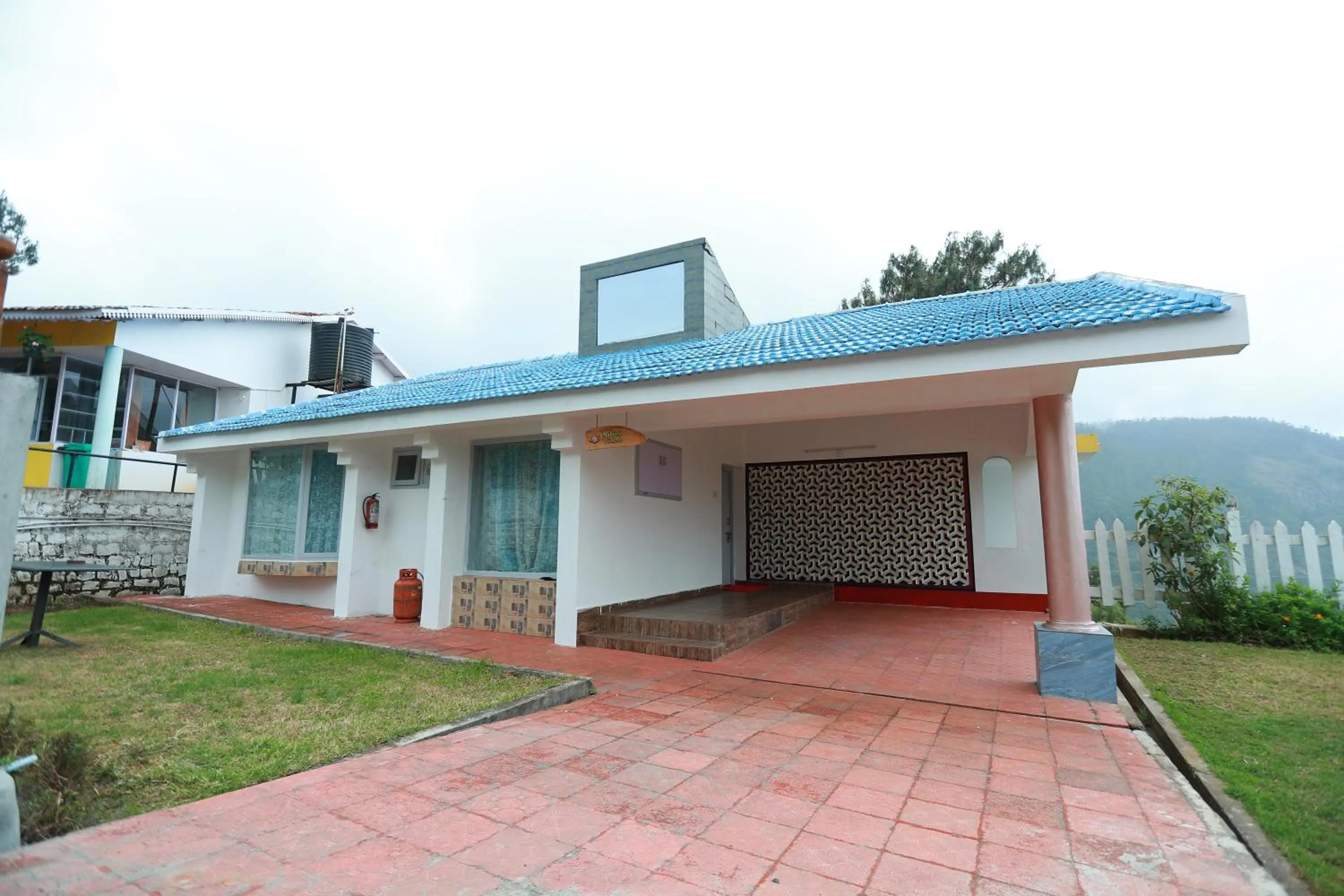 Facade/entrance in Fortune Retreats