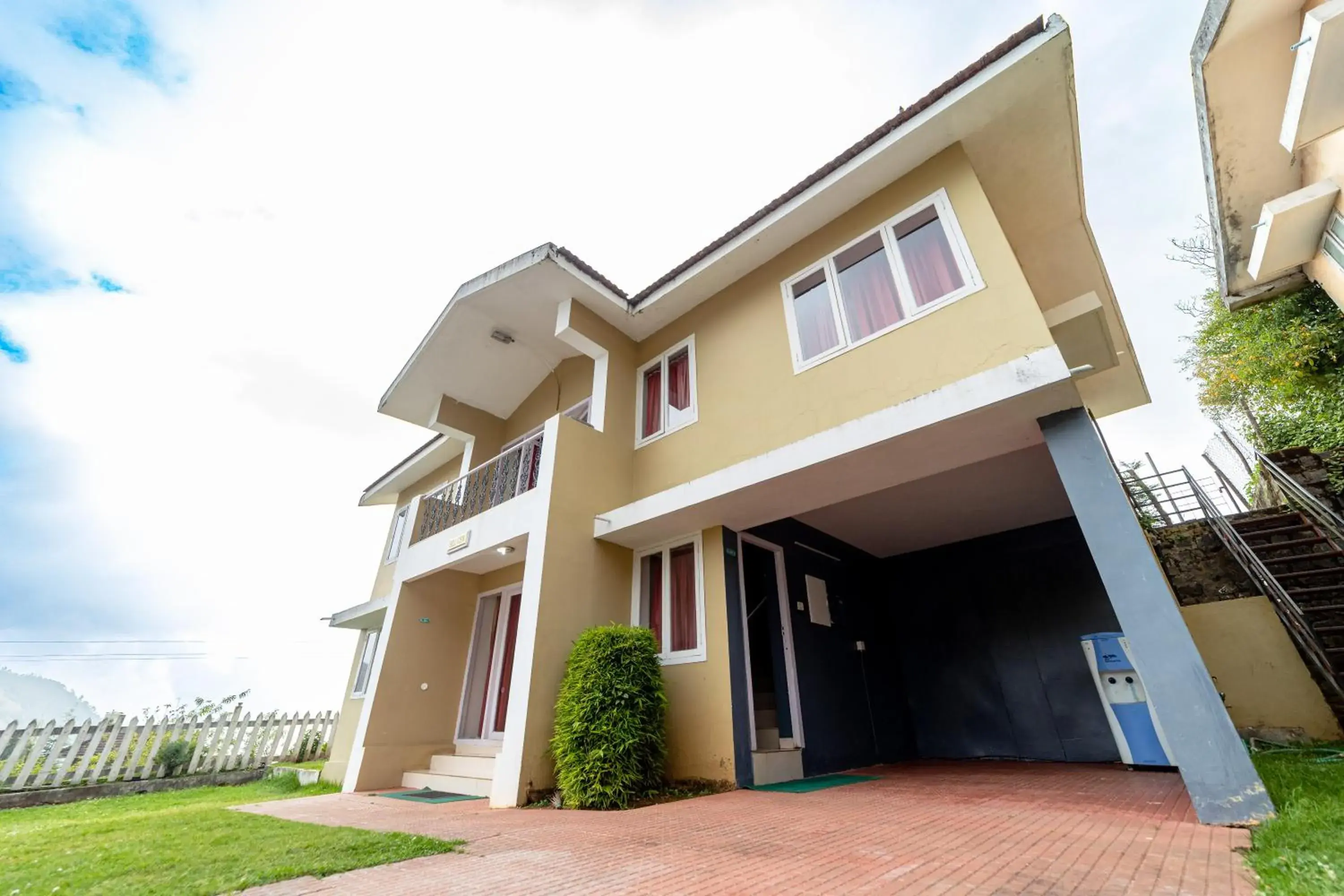 Property building in Fortune Retreats Property building in Fortune Retreats