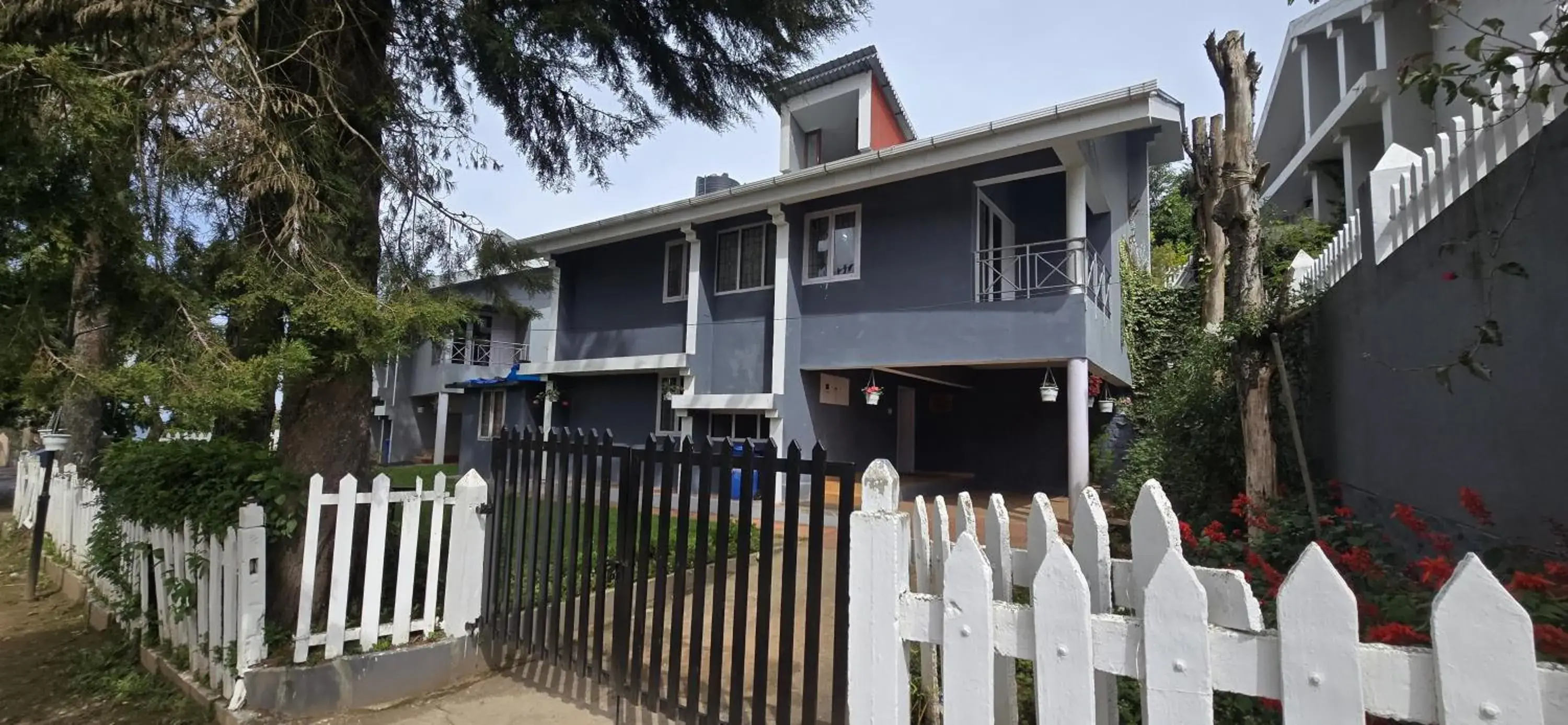 Property building in Fortune Retreats Property building in Fortune Retreats