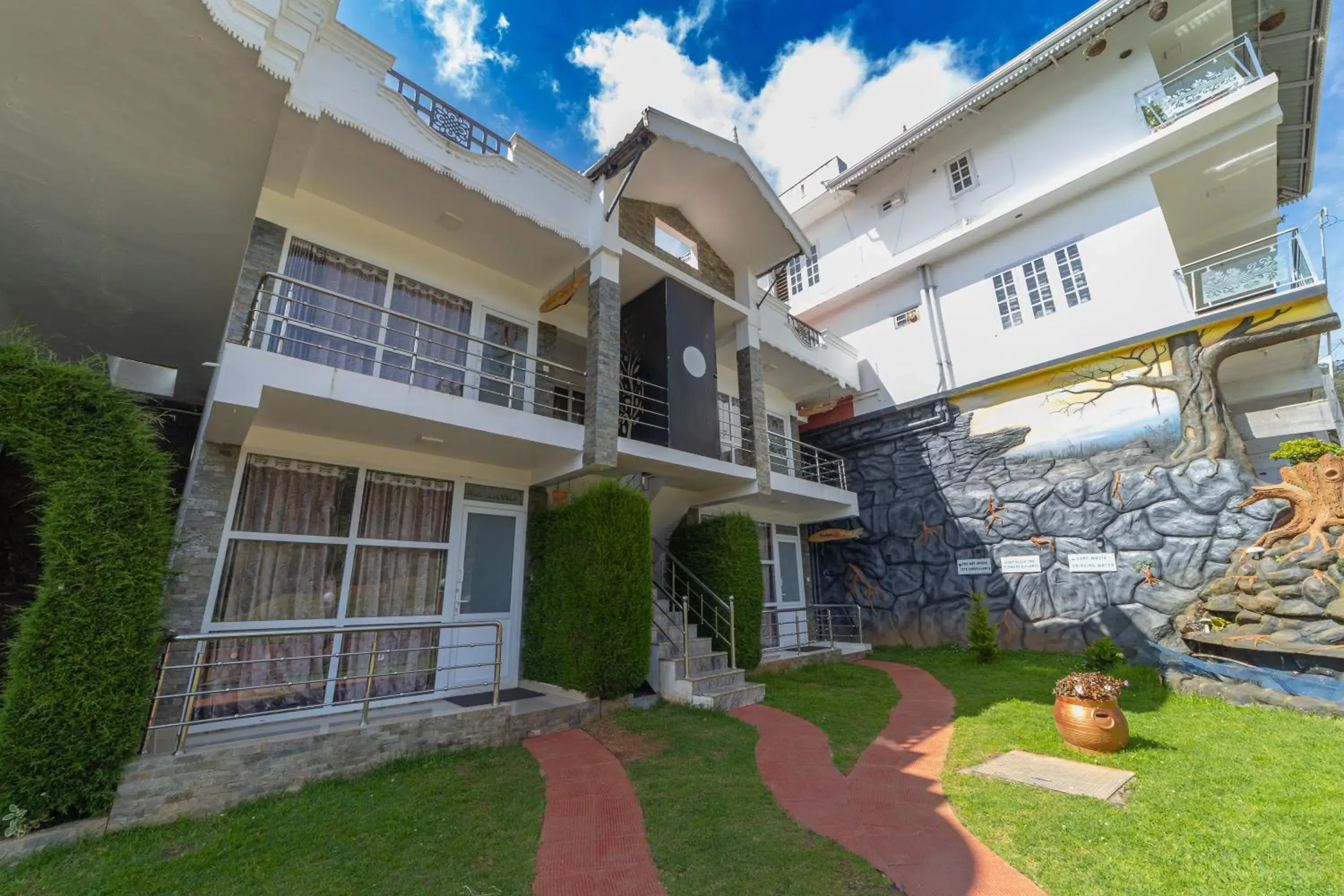 Property building in Fortune Retreats Property building in Fortune Retreats