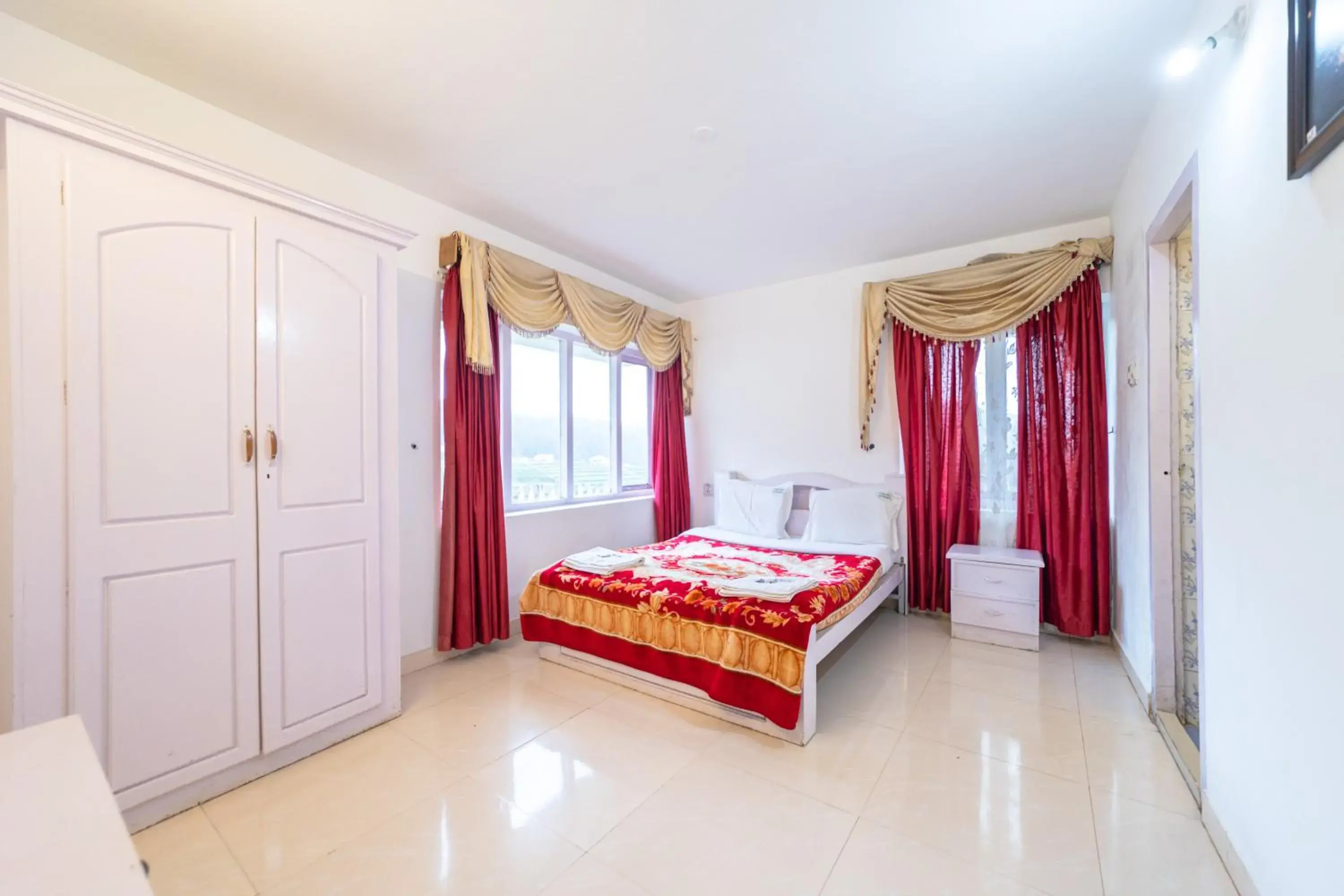 Bedroom, Bed in Fortune Retreats Bedroom, Bed in Fortune Retreats