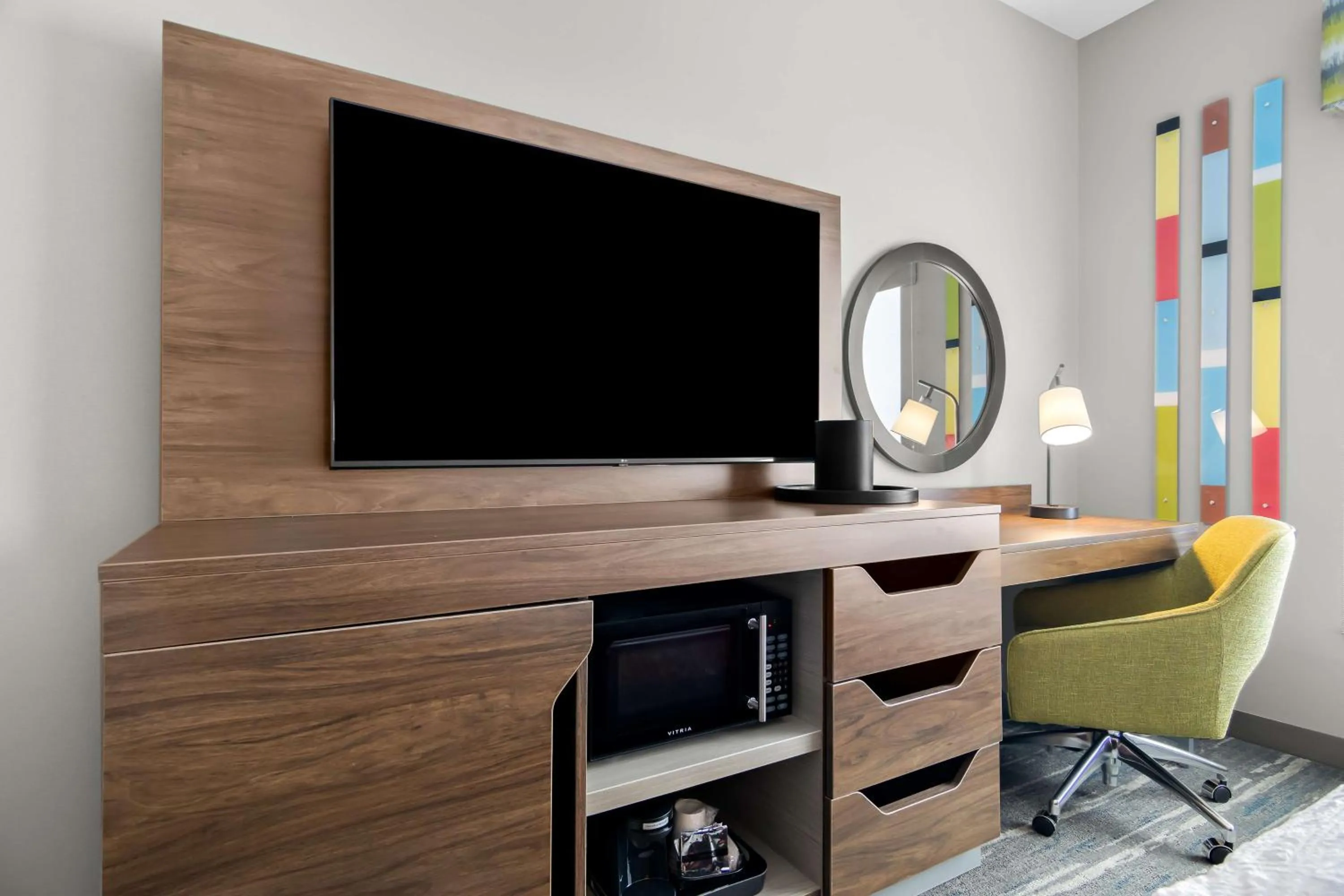 Bedroom in Hampton Inn & Suites Chicago Medical District Uic