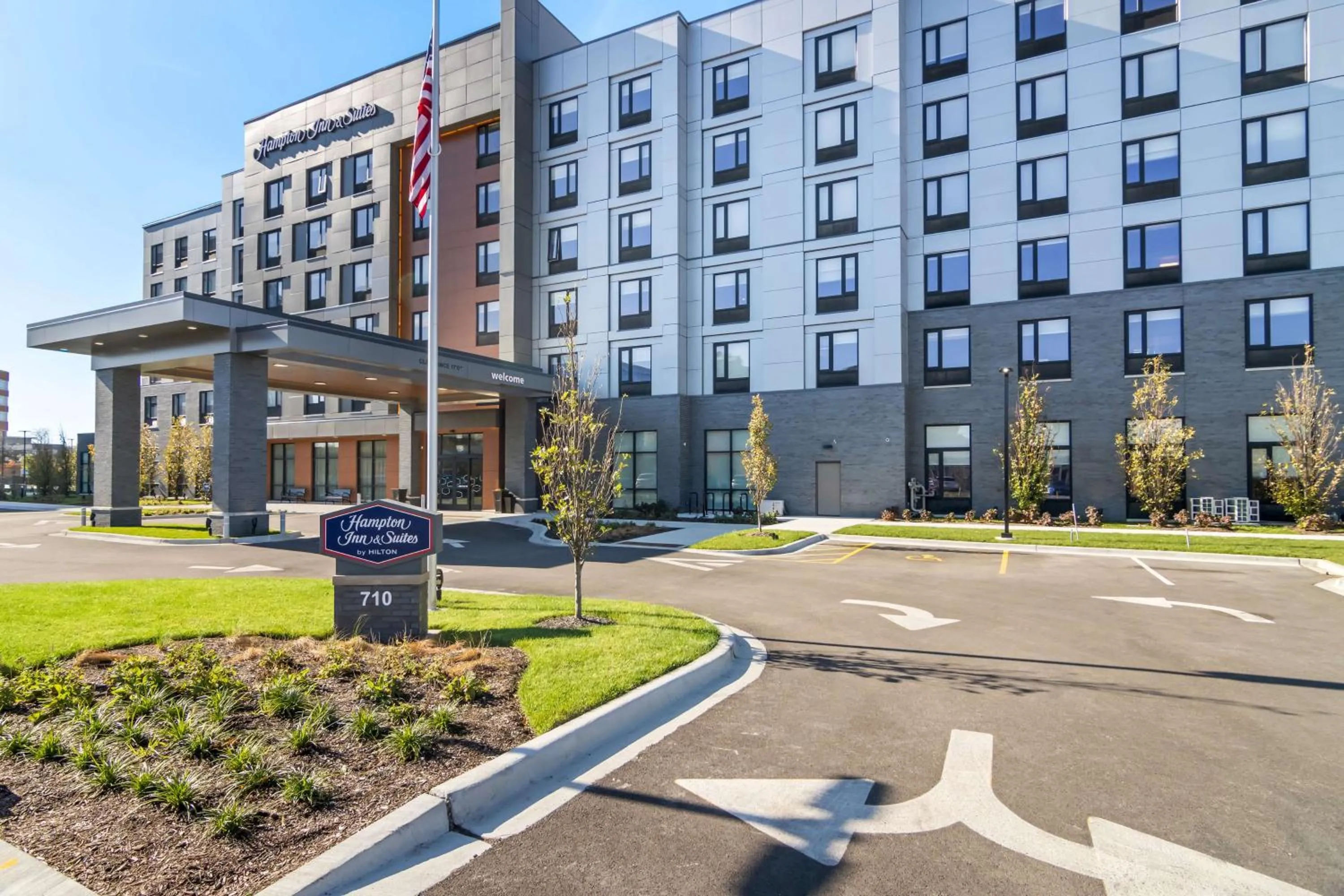 Property building in Hampton Inn & Suites Chicago Medical District Uic