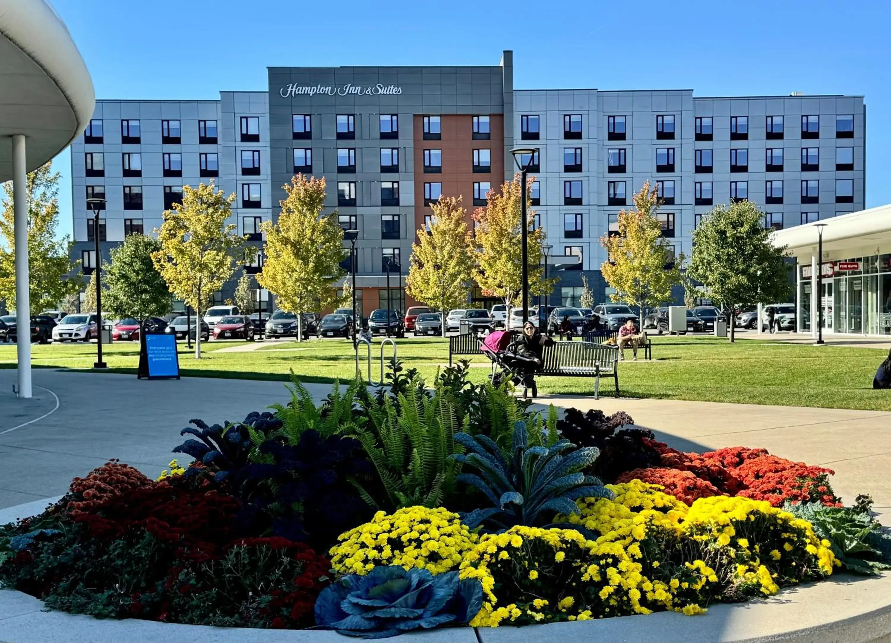 Property building in Hampton Inn & Suites Chicago Medical District Uic Property building in Hampton Inn & Suites Chicago Medical District Uic
