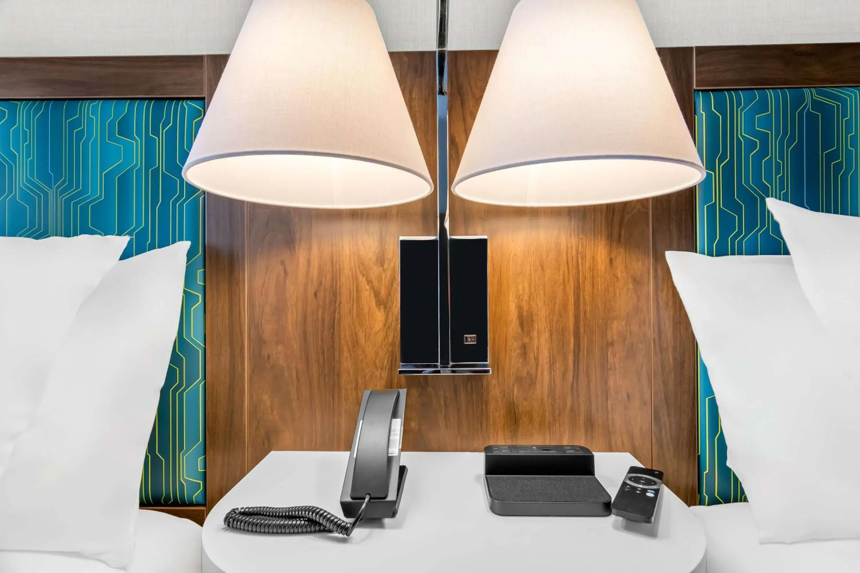 Bed in Hampton Inn & Suites Chicago Medical District Uic Bed in Hampton Inn & Suites Chicago Medical District Uic