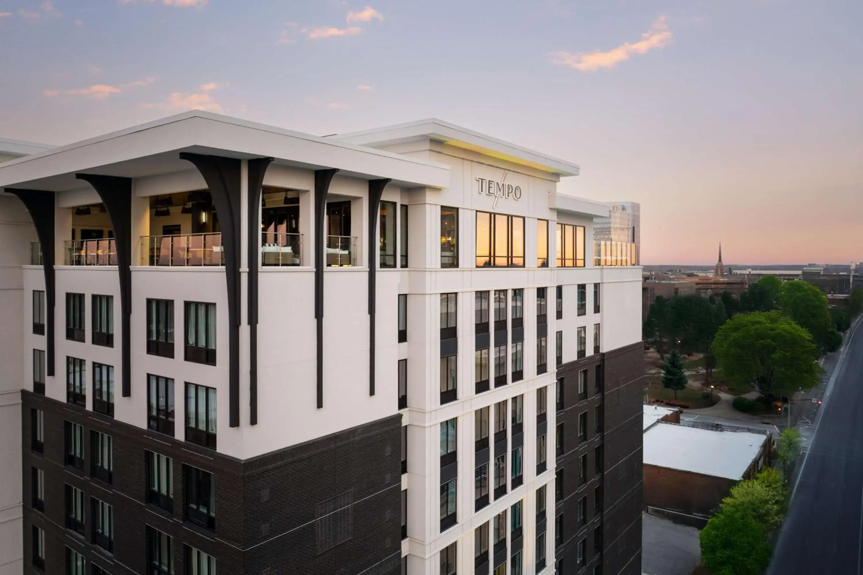 Property building in Tempo By Hilton Raleigh Downtown Property building in Tempo By Hilton Raleigh Downtown