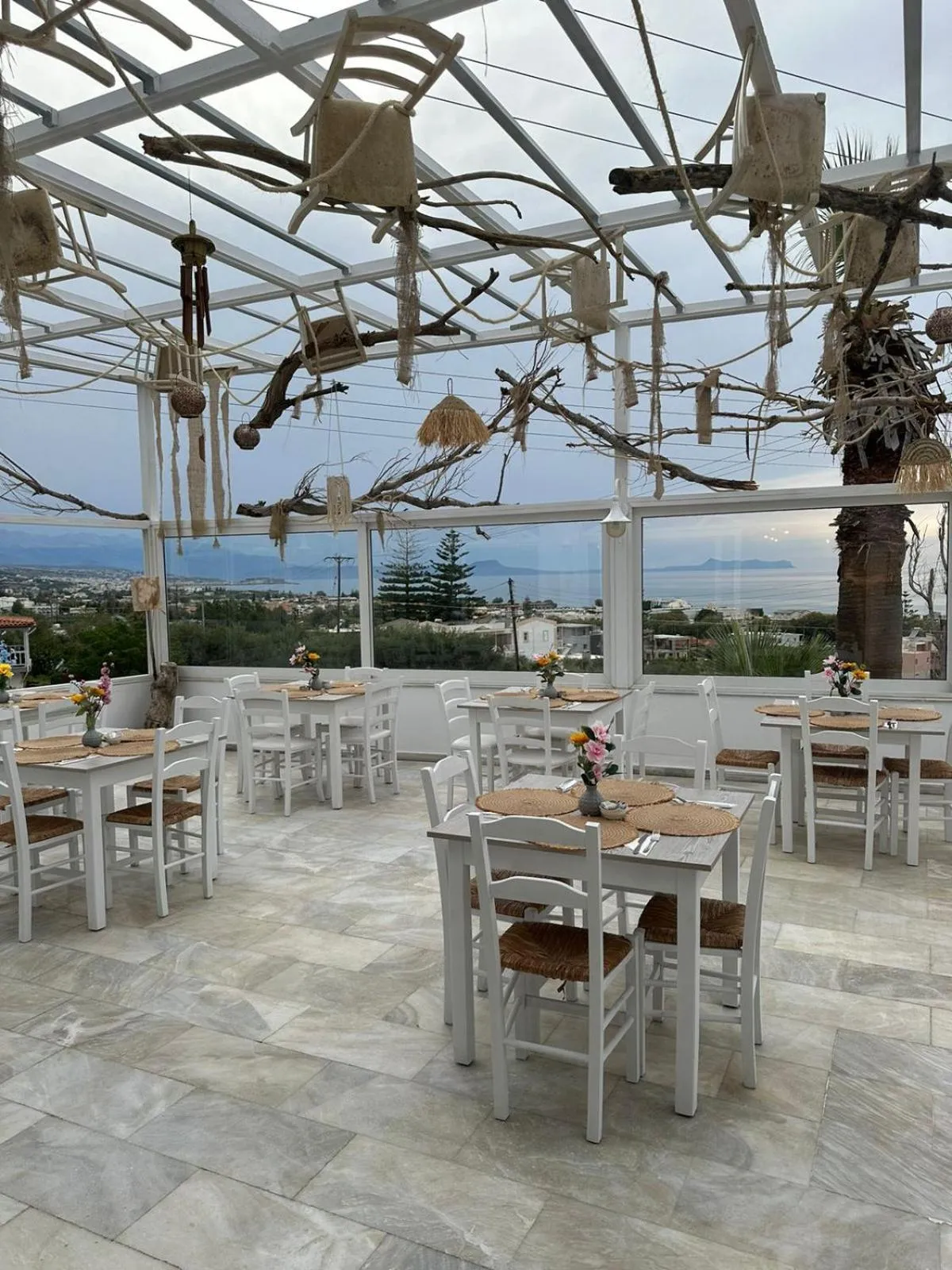 Restaurant/places to eat in Sunset Paradise Resort