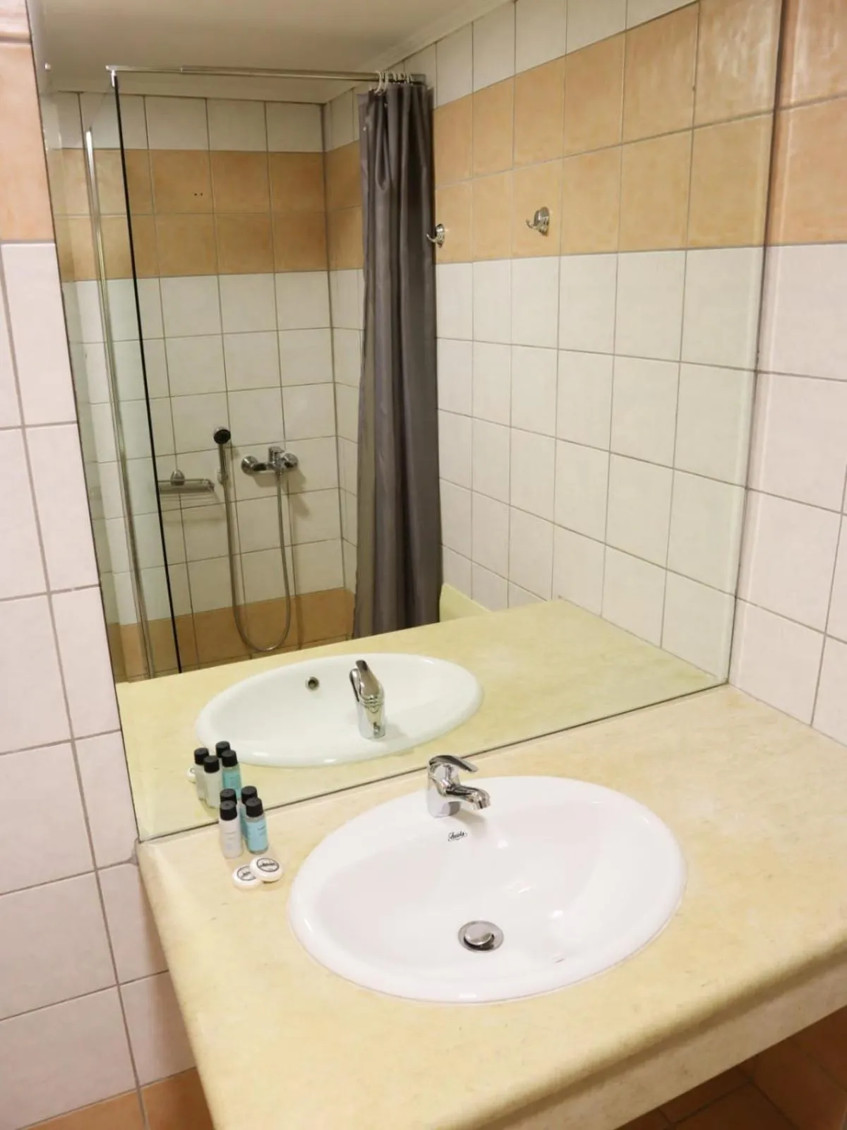 Bathroom in Sunset Paradise Resort