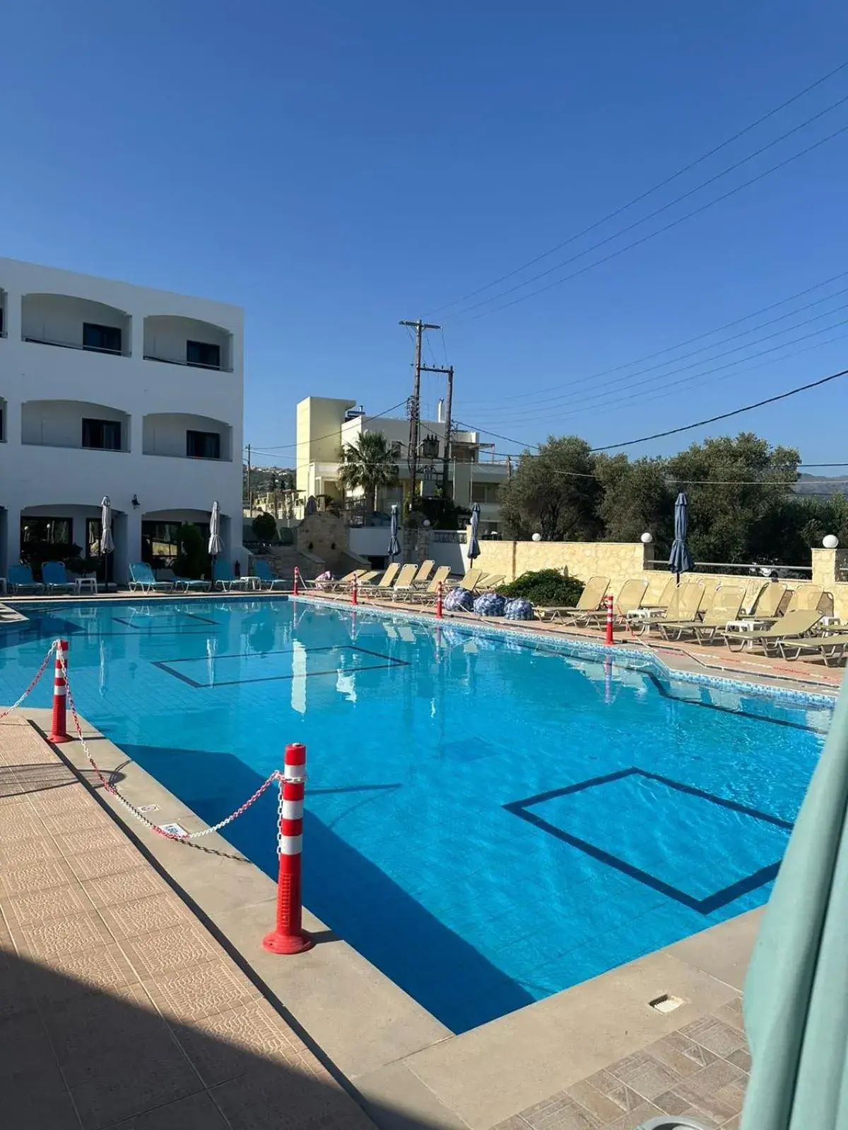 Swimming pool in Sunset Paradise Resort Swimming pool in Sunset Paradise Resort