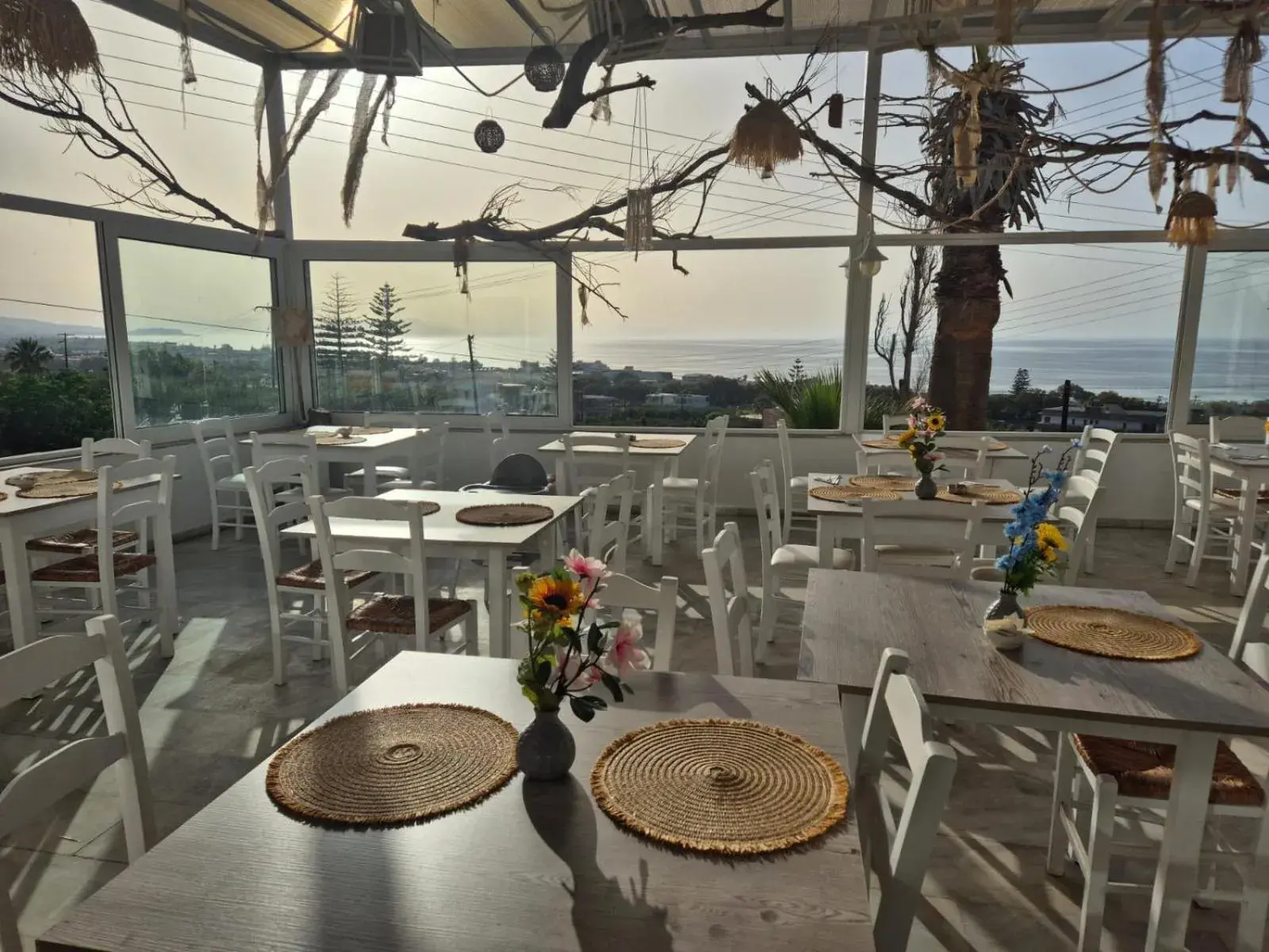 Restaurant/places to eat in Sunset Paradise Resort Restaurant/places to eat in Sunset Paradise Resort