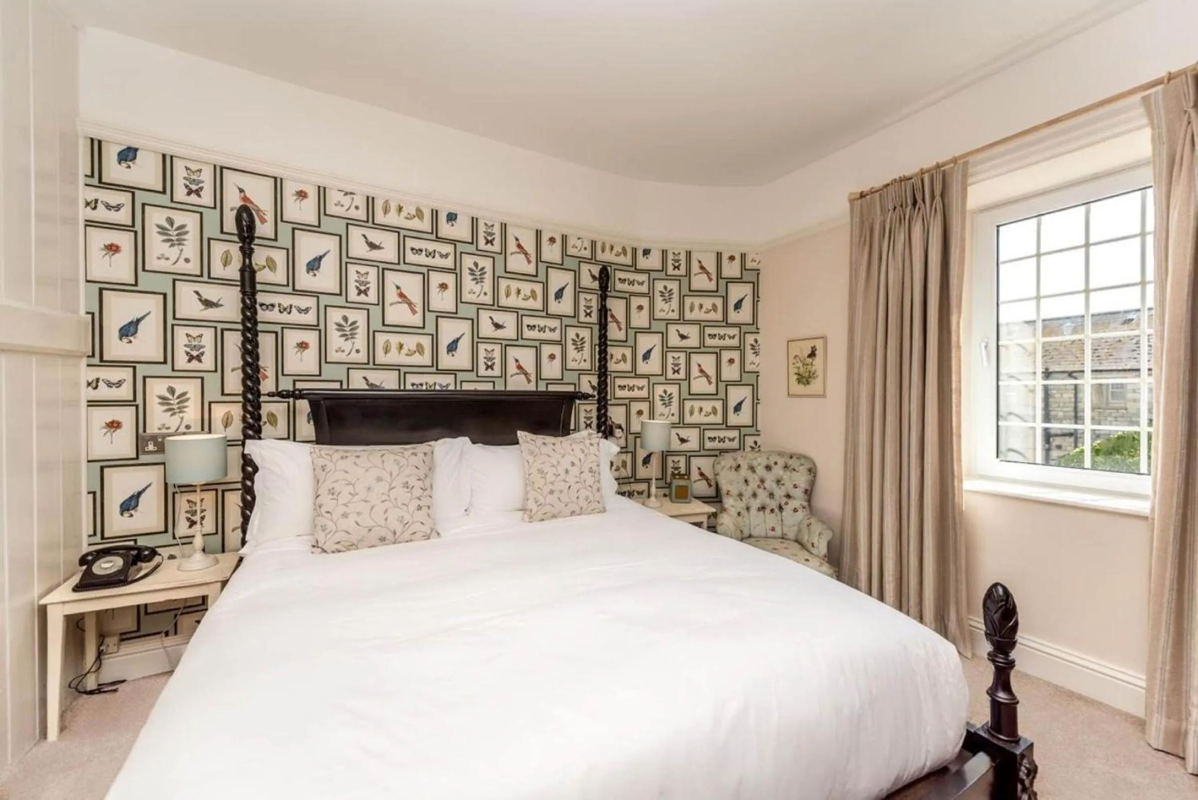 Bedroom, Bed in Widbrook Grange