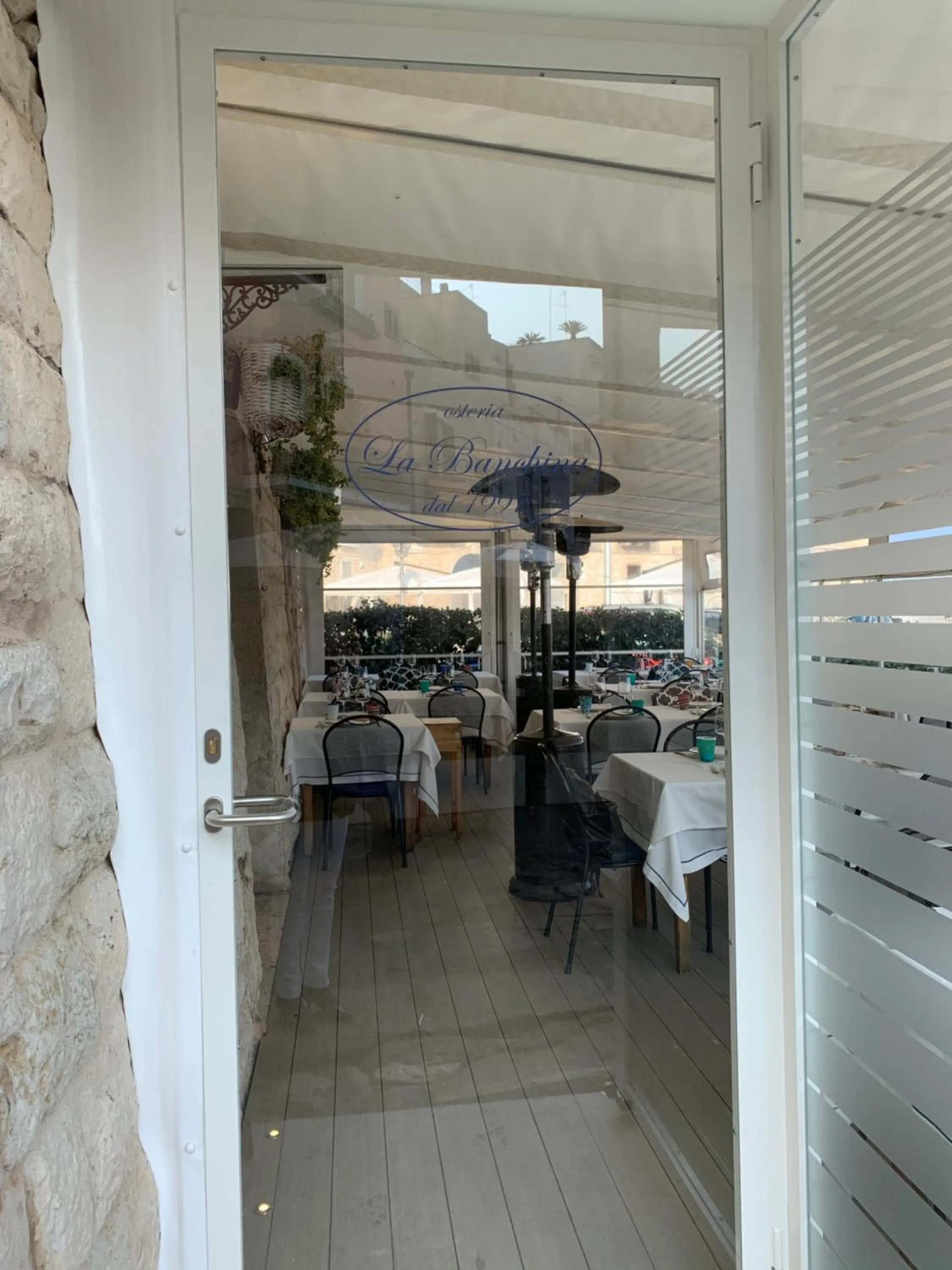 Restaurant/places to eat in La Banchina Holiday Rooms