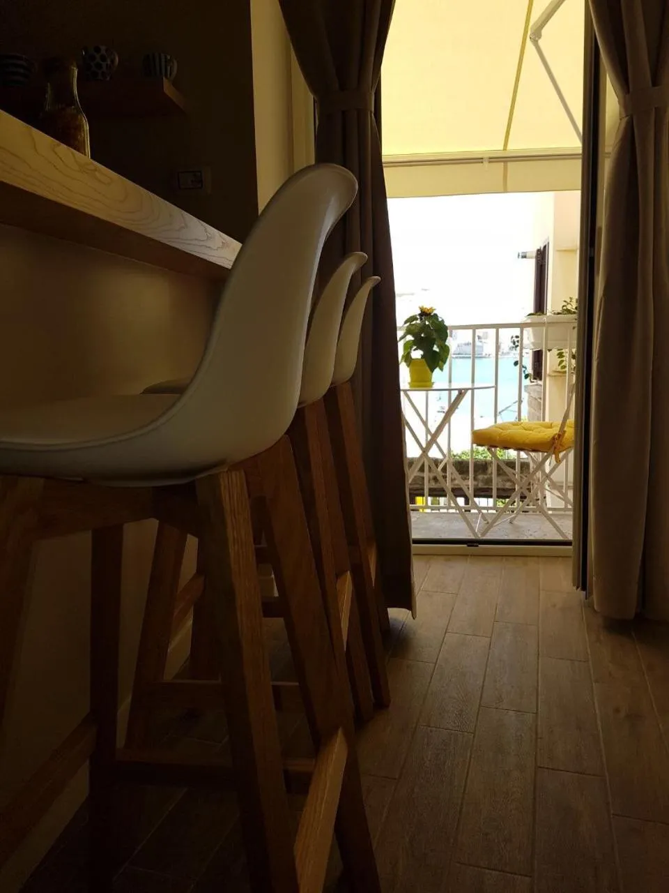 Patio in La Banchina Holiday Rooms
