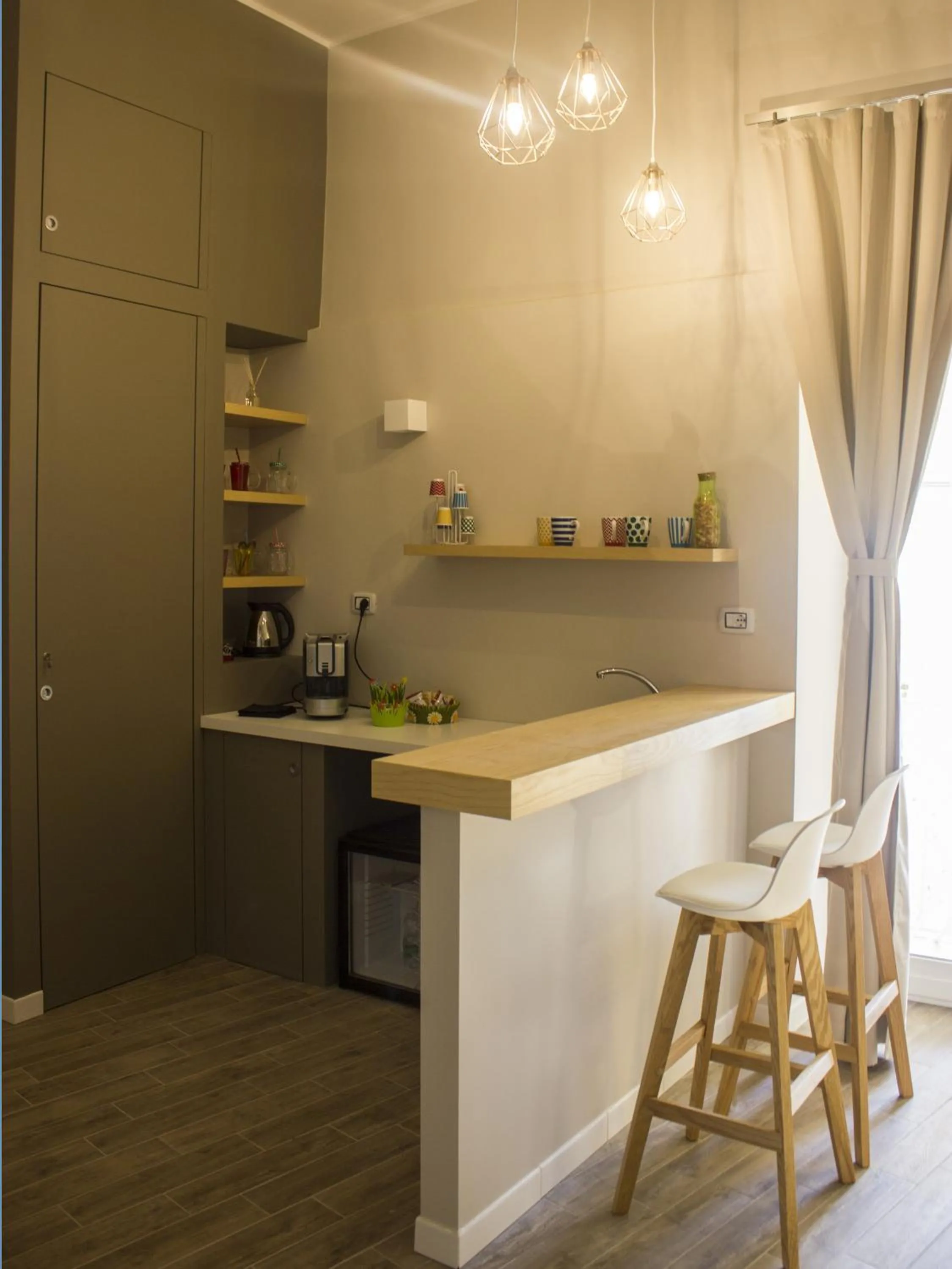 Coffee/tea facilities in La Banchina Holiday Rooms