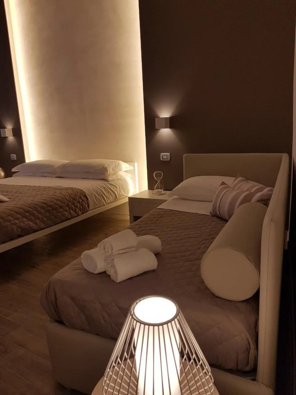 Photo of the whole room, Bed in La Banchina Holiday Rooms
