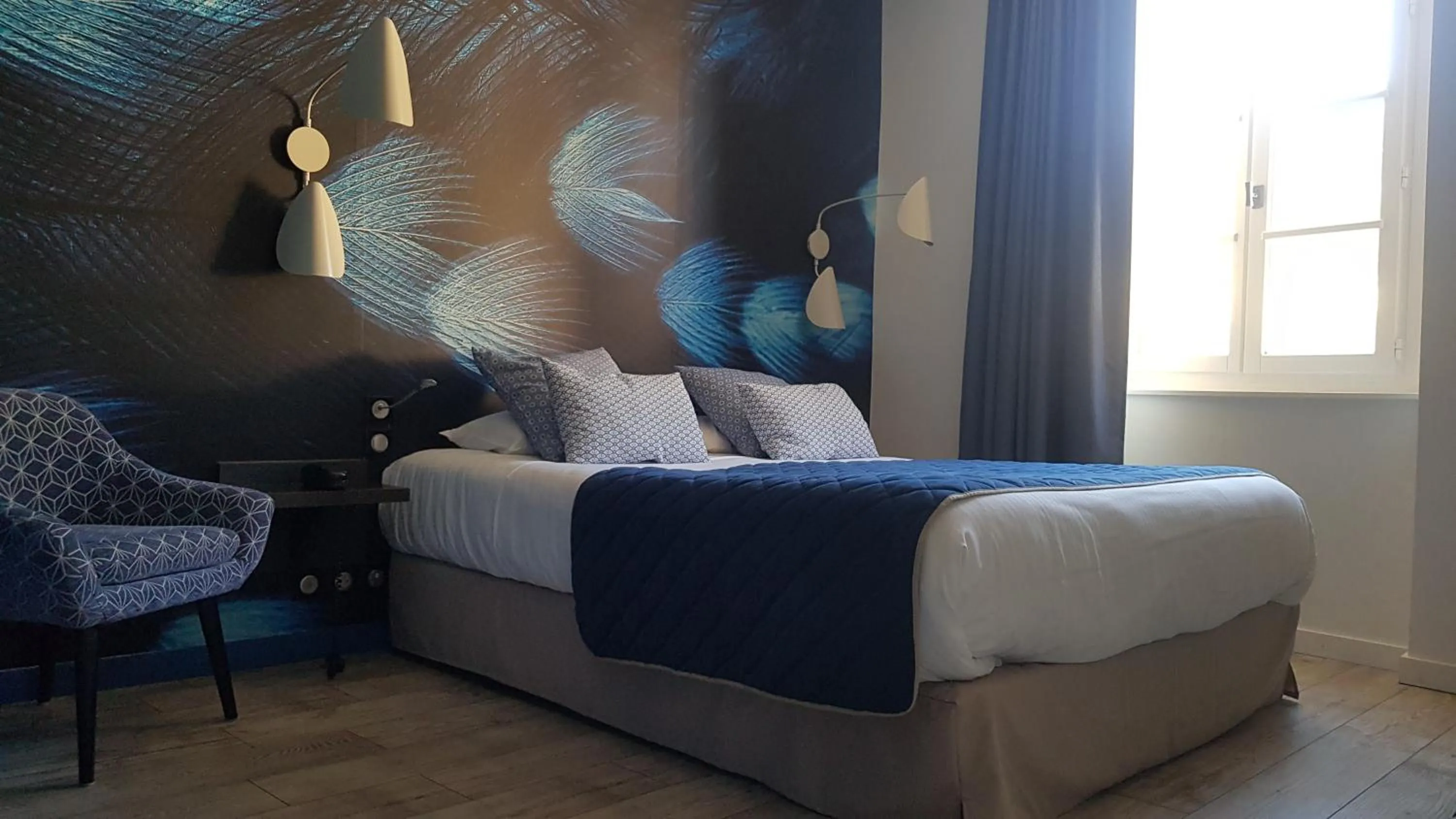 Bedroom, Bed in Logis Hôtel des Deux Forts